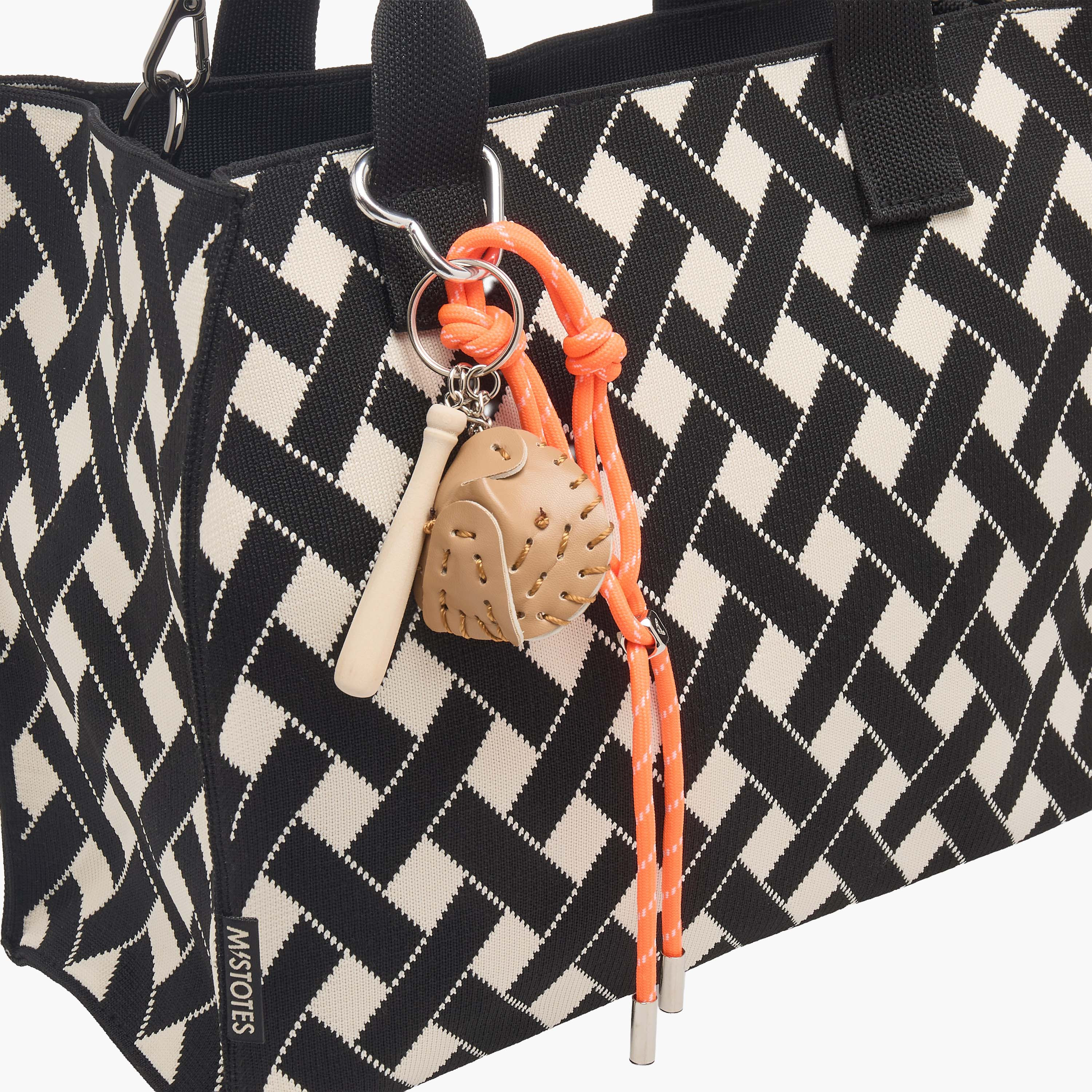 شنطة توت بارزة الملمس بدلاية من ميستوتس-women-bagsandwallets-handbags-image-4