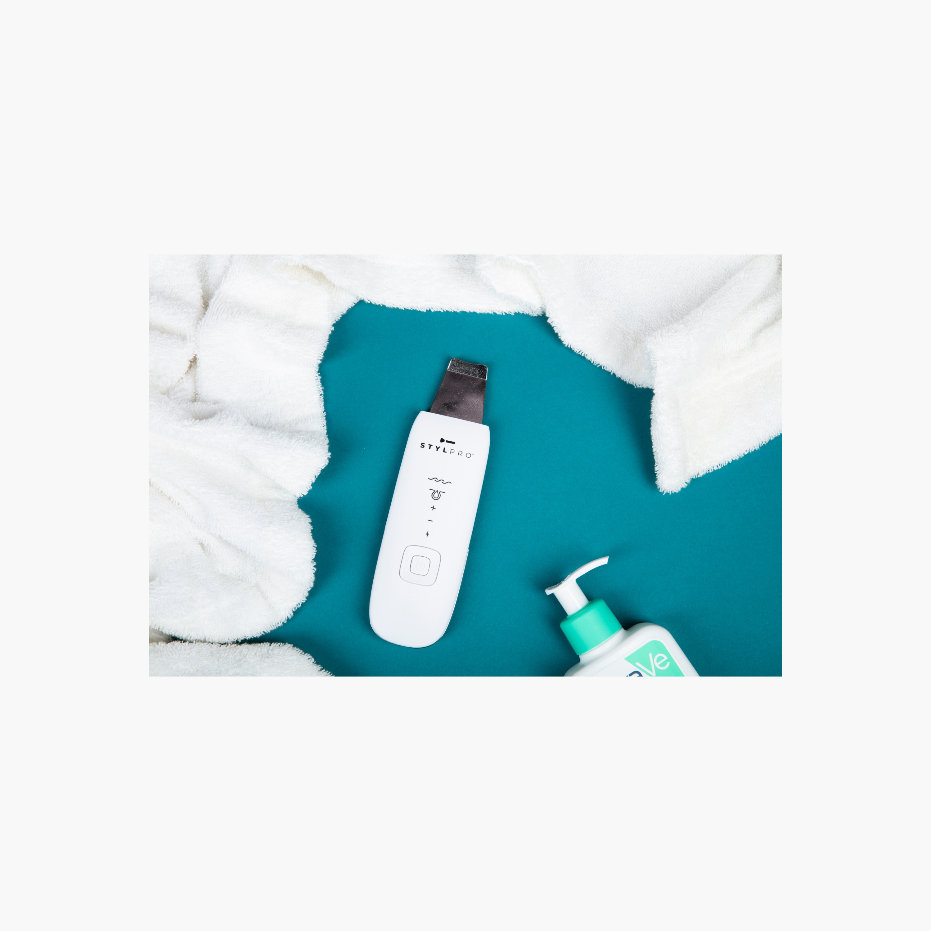 مُحسِّن البشرة بالموجات فوق الصوتية من ستايلبرو-beautyandpersonalcare-appliances-faceandskintools-image-2