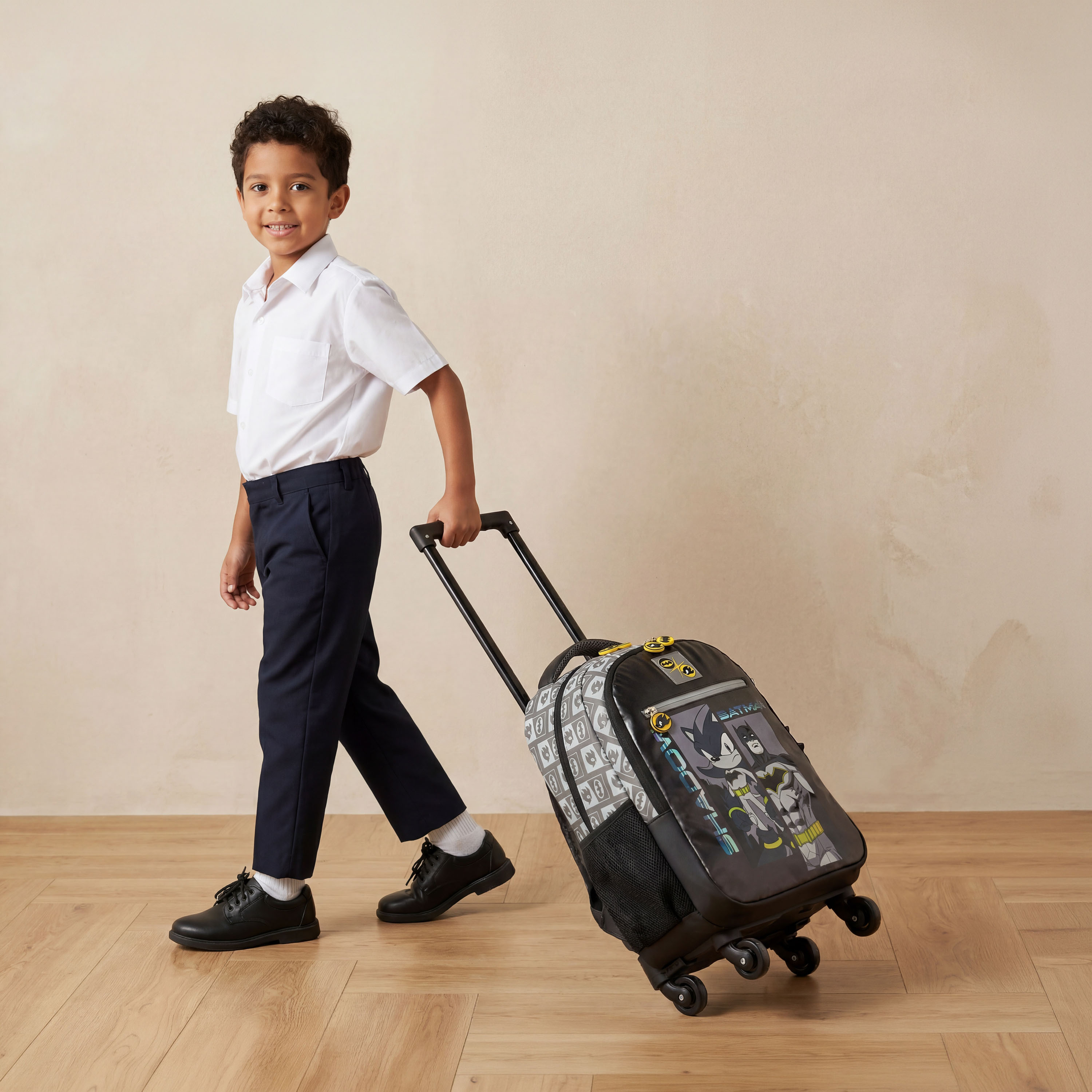 شنطة ترولي بطبعات سونيك وباتمان وعجلات متينة للأولاد من 5-8 سنوات - 16 بوصة-school-bagsandbackpacks-trolleybags-image-3