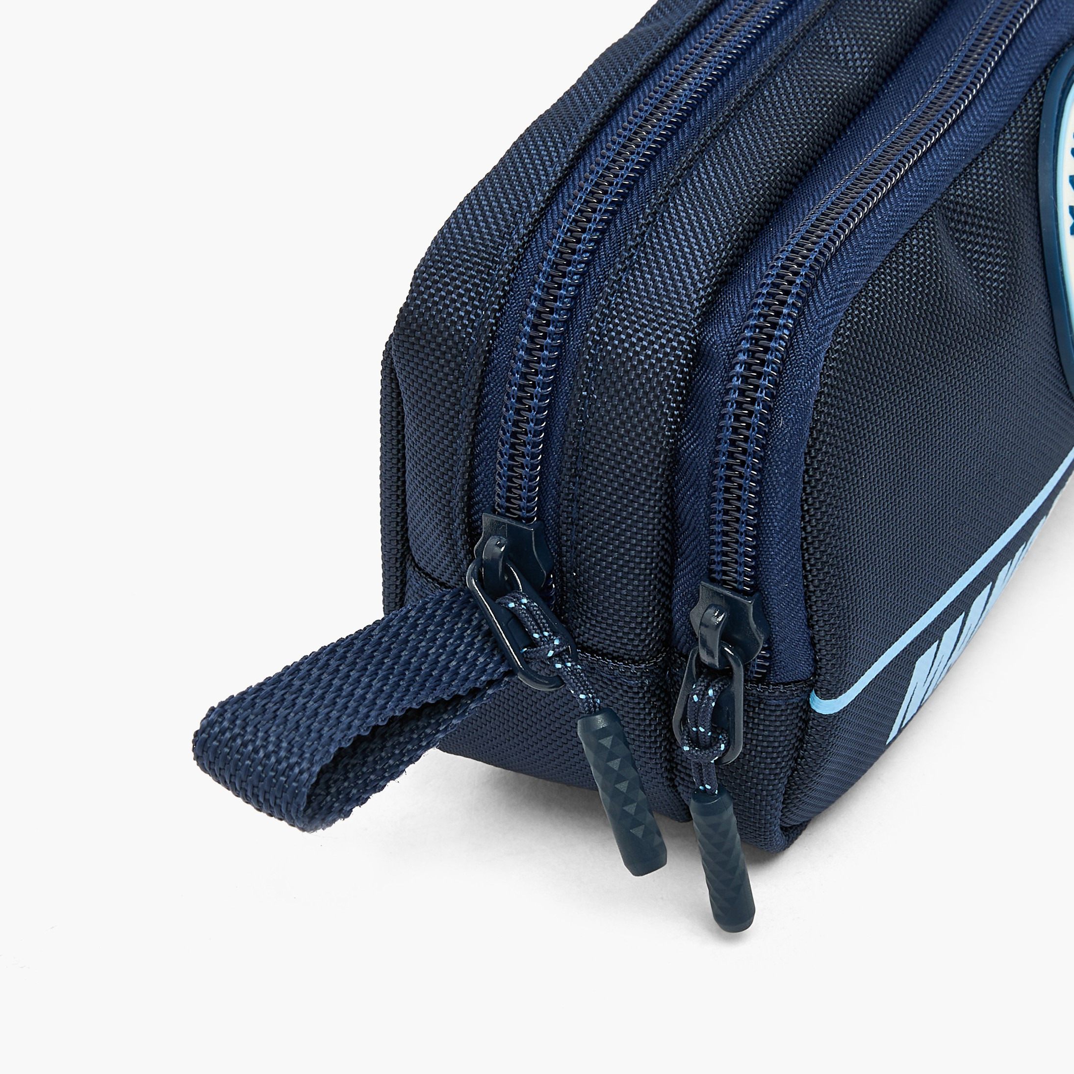 مقلمة بطبعة شعار مانشستر سيتي بقسمين من هوليوود ماجيك-school-stationery-pencilcases-image-6