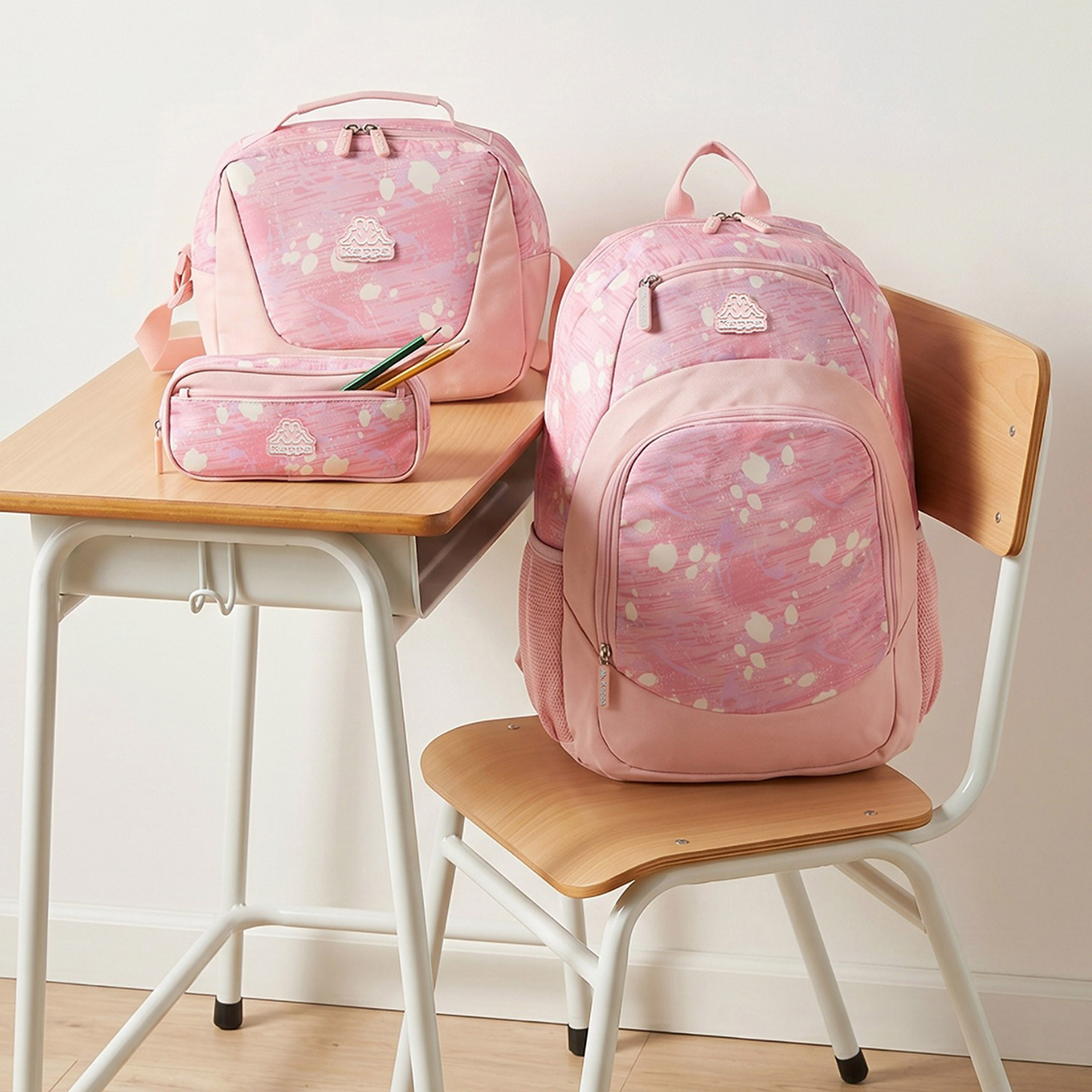 طقم شنطة ظهر مدرسية وشنطة غداء 3 قطع بطبعات تجريدية للأطفال بعمر 13 سنة فأكثر من كابا-school-bagsandbackpacks-backpacks-image-1
