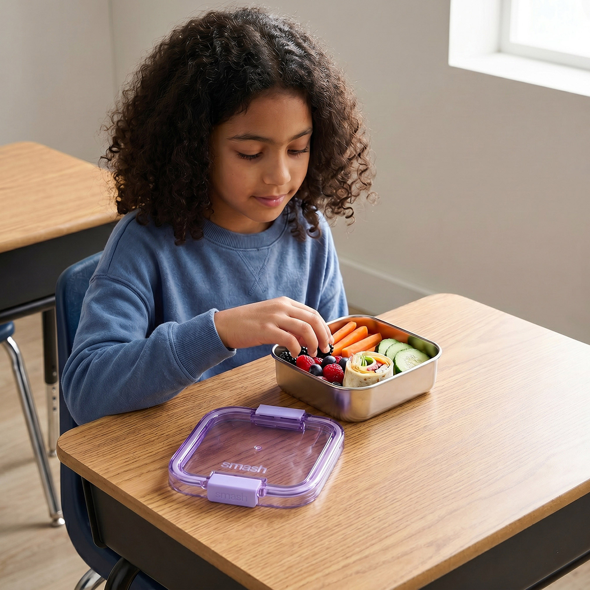 Smash Solid Lunch Box for Girls with Clip Lock Lid - 600 ml-school-lunchessentials-lunchboxes-image-3