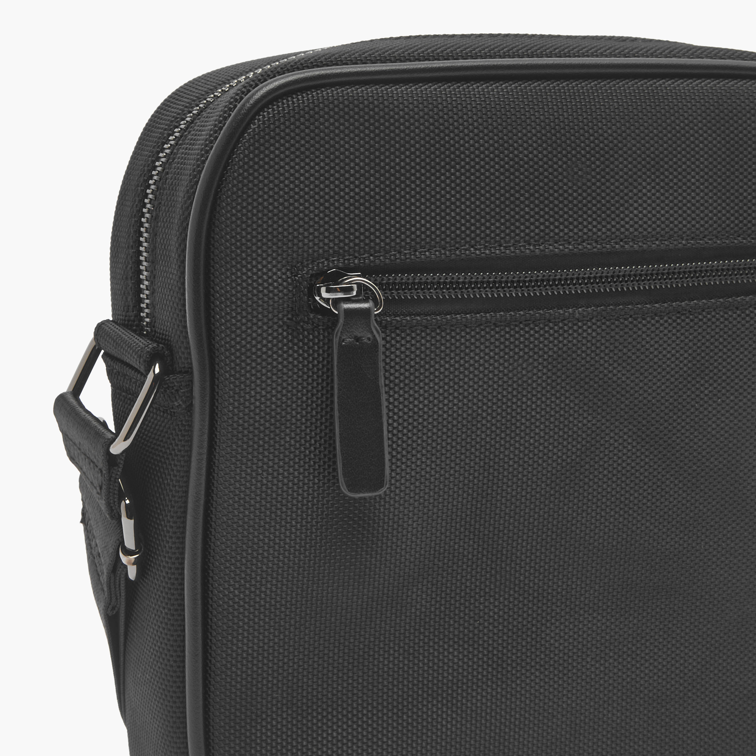شنطة كروس بودي للرجال بحزام قابل للتعديل من دوتشيني-travel-accessories-image-5