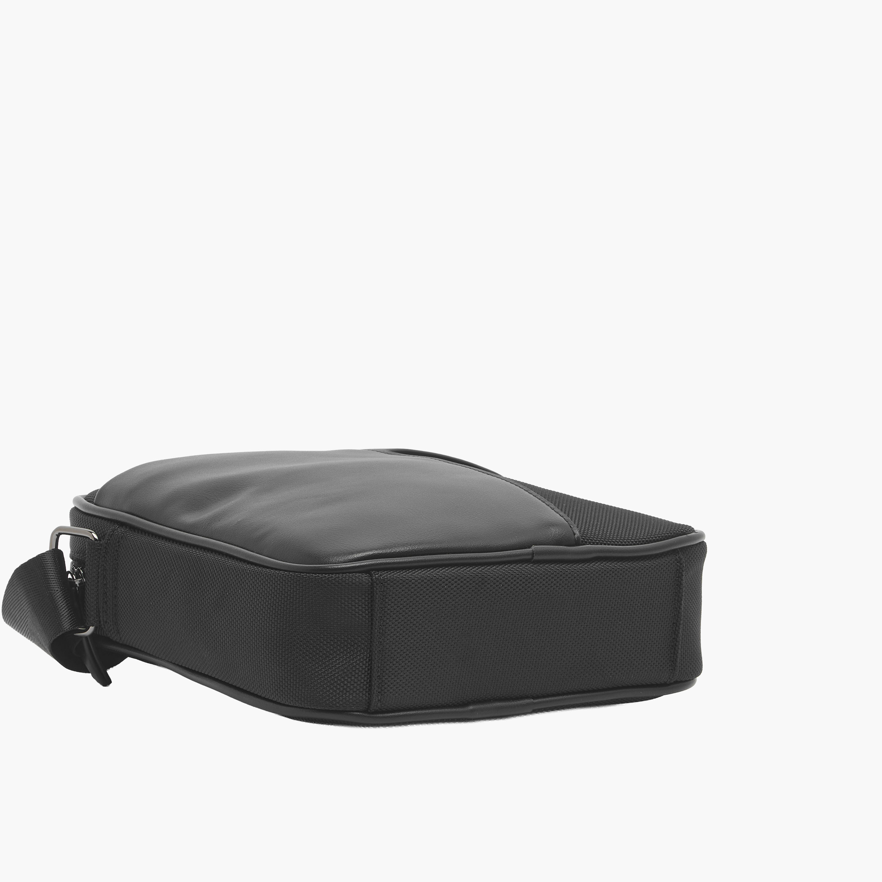 شنطة كروس بودي للرجال بحزام قابل للتعديل من دوتشيني-travel-accessories-image-6