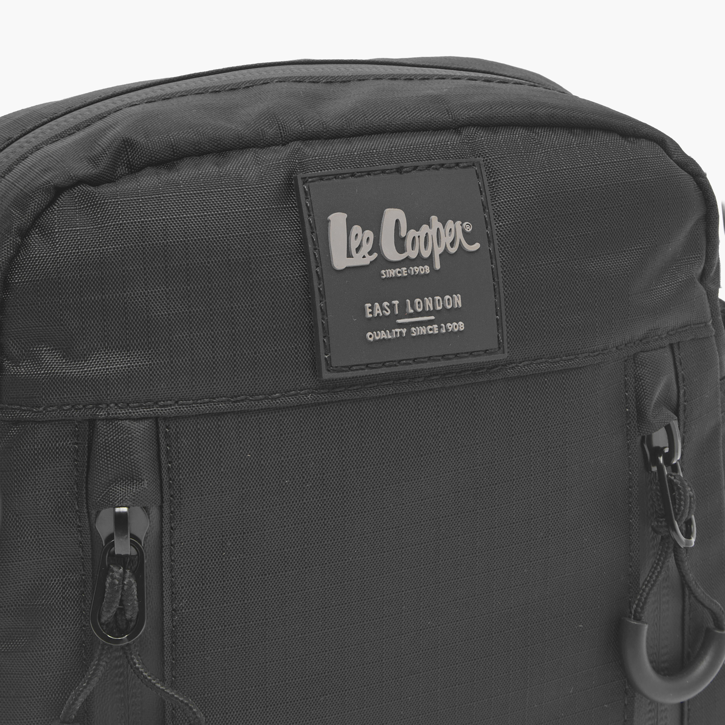 شنطة كروس بودي بحزام قابل للتعديل للرجال من لي كوبر-travel-accessories-image-4