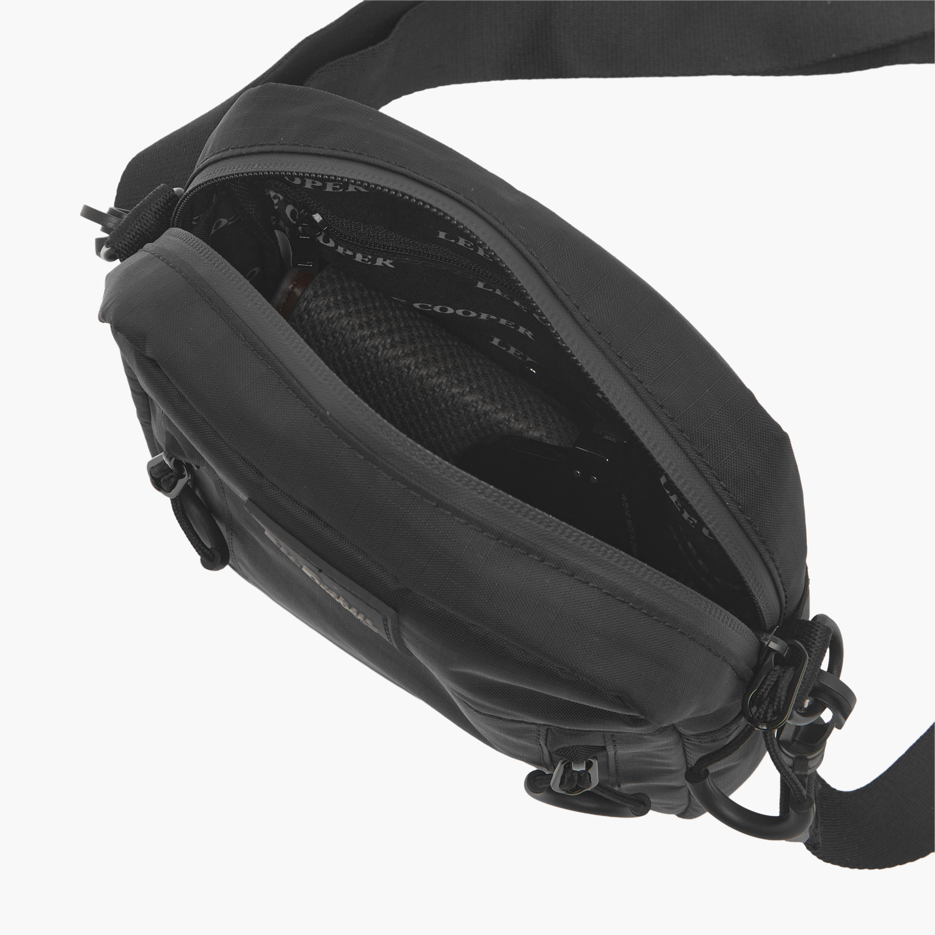شنطة كروس بودي بحزام قابل للتعديل للرجال من لي كوبر-travel-accessories-image-8