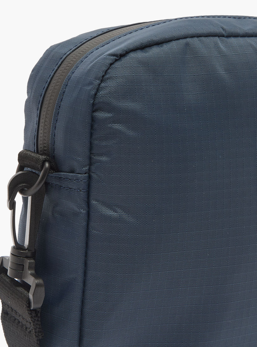 شنطة كروس بودي بحزام قابل للتعديل للرجال من لي كوبر-travel-accessories-image-6