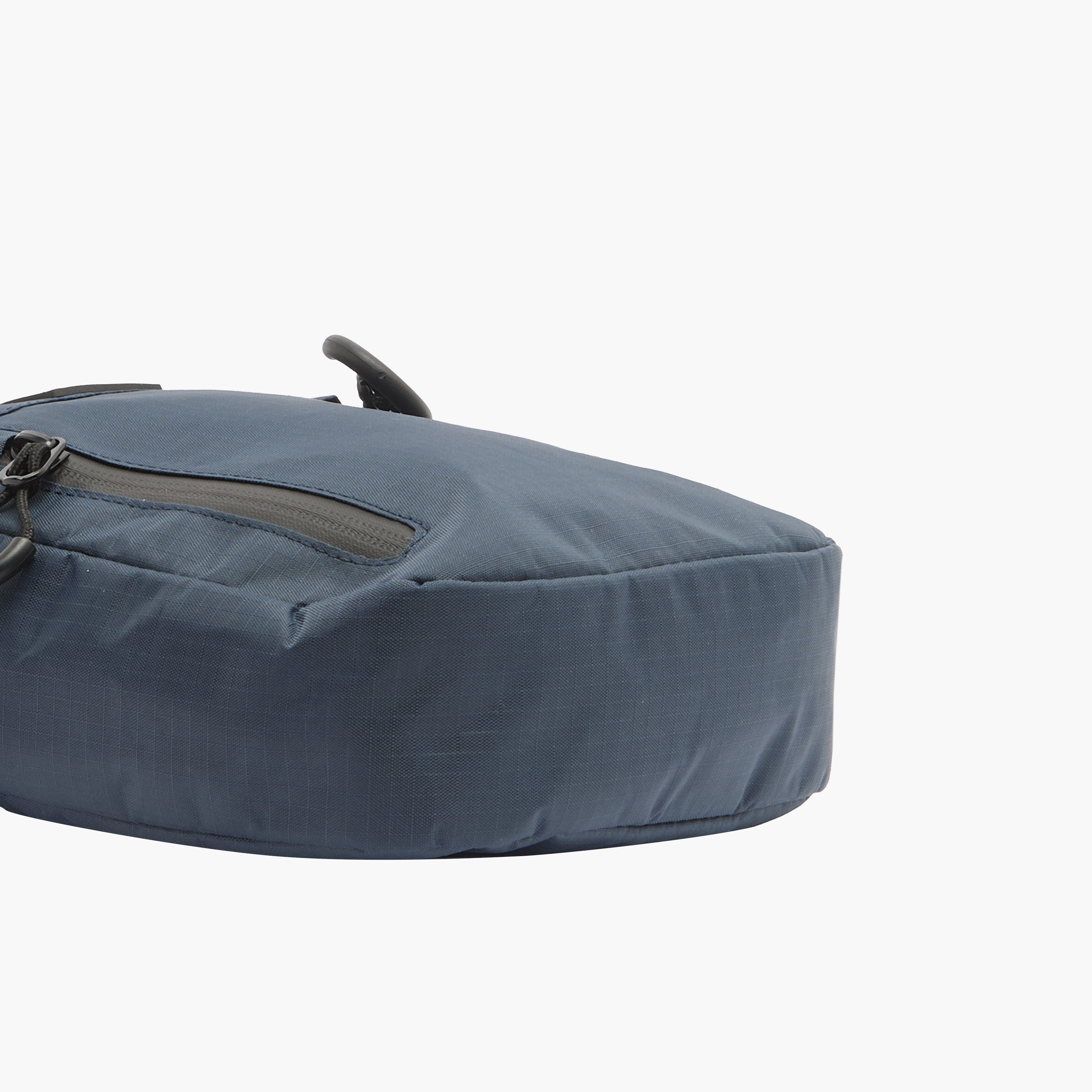 شنطة كروس بودي بحزام قابل للتعديل للرجال من لي كوبر-travel-accessories-image-7