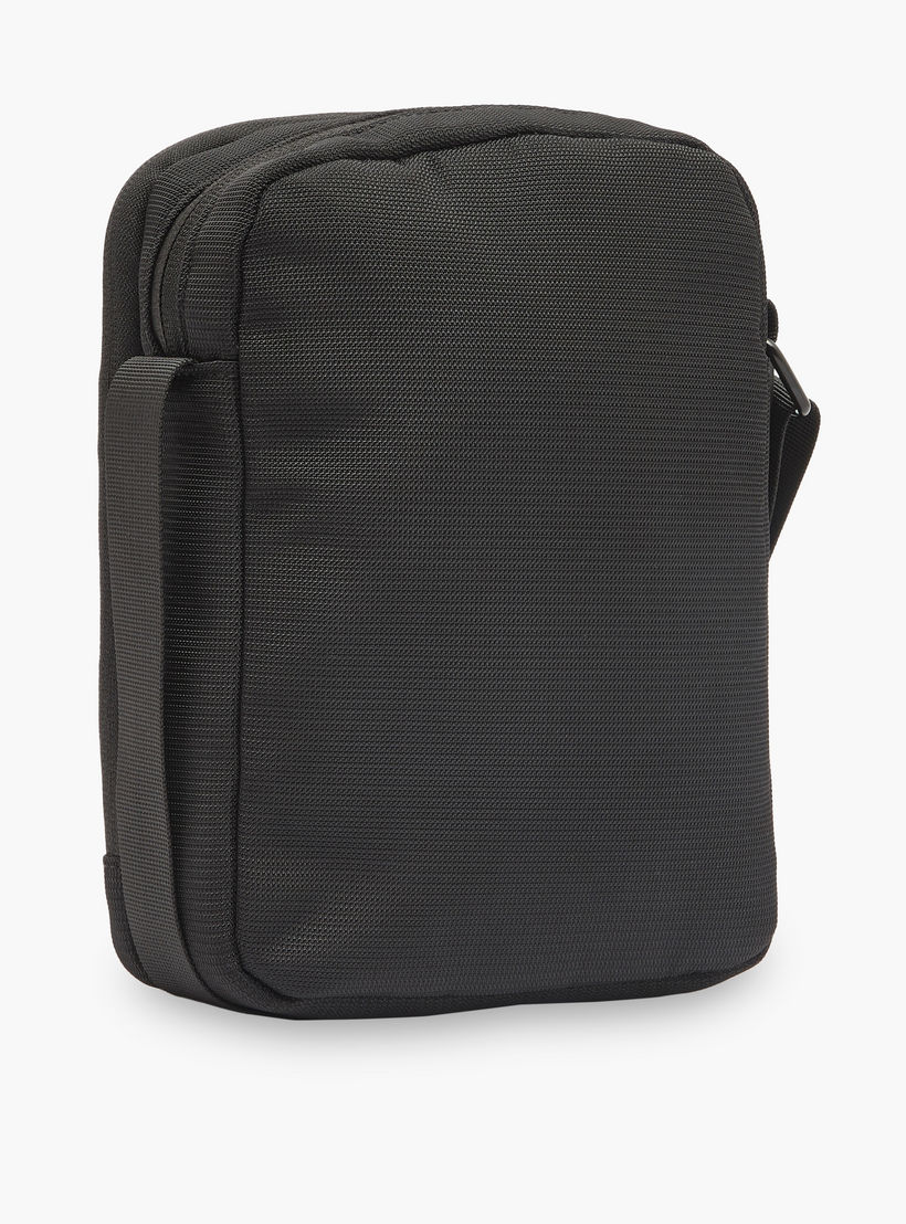 شنطة كروس بودي للرجال بحزام قابل للتعديل من لي كوبر-men-bags-image-3