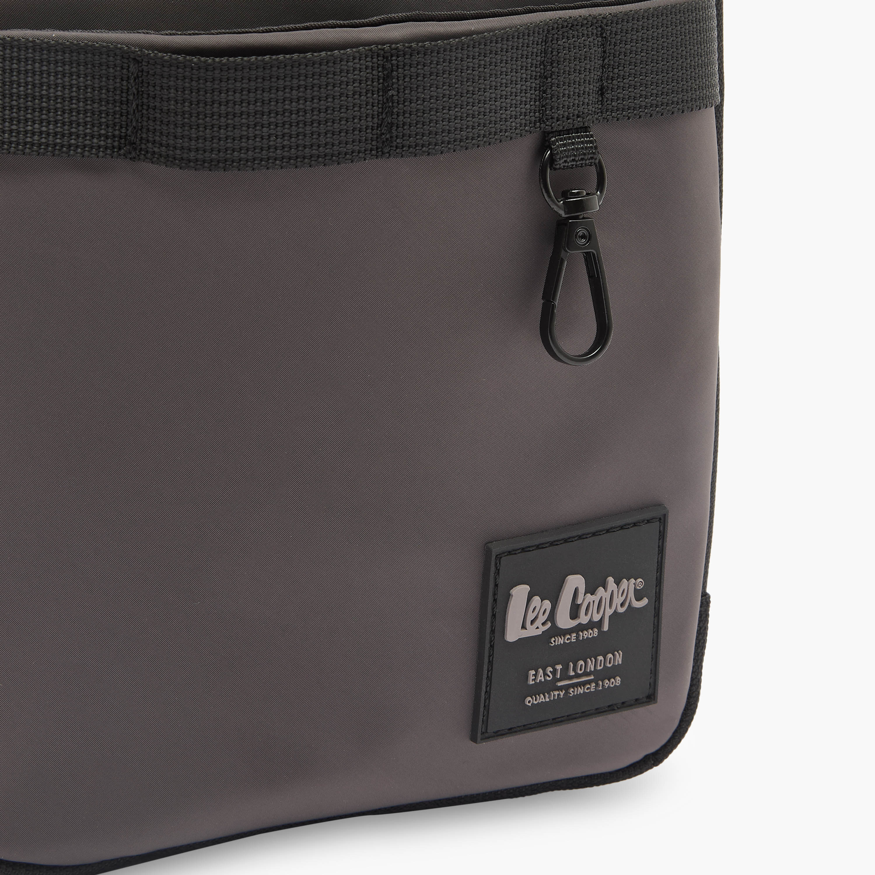 شنطة كروس بودي للرجال بحزام قابل للتعديل من لي كوبر-men-bags-image-5