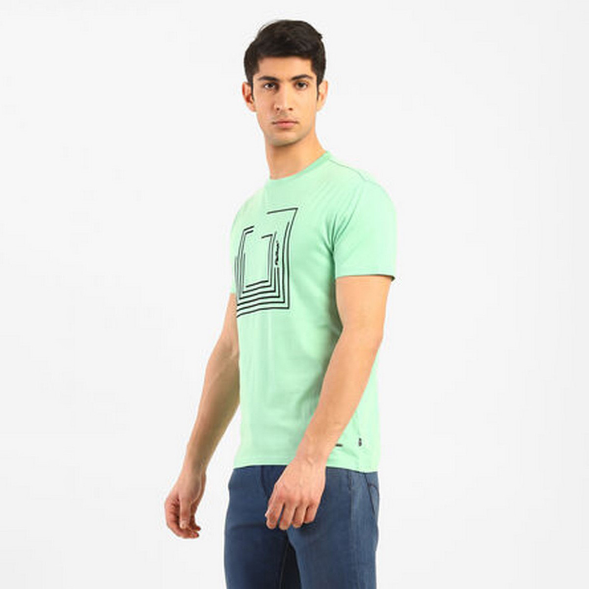 تيشيرت ليفايز بأكمام قصيرة مطبوعة باللون الأخضر للرجال-men-clothing-tshirtsandpolos-tshirts-image-3