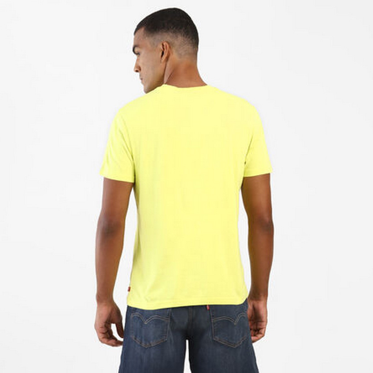 تيشيرت ليفايز بأكمام قصيرة وشعار أصفر للرجال-men-clothing-tshirtsandpolos-tshirts-image-2