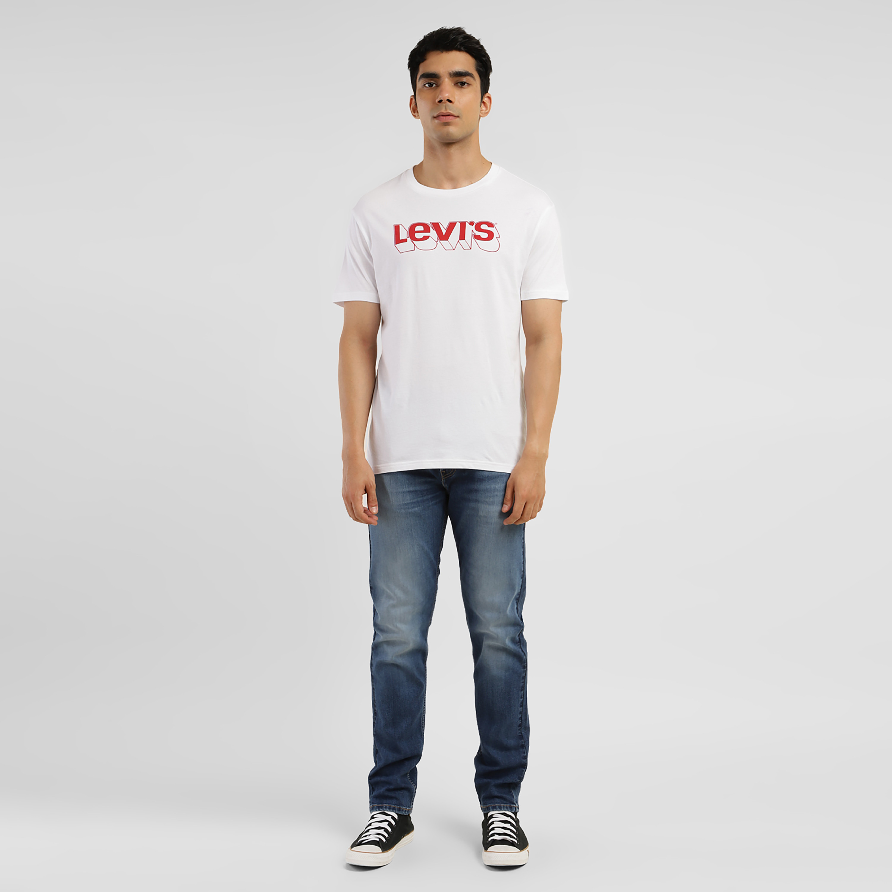 تيشيرت ليفايز بأكمام قصيرة وياقة دائرية مع شعار-men-clothing-tshirtsandpolos-tshirts-image-2