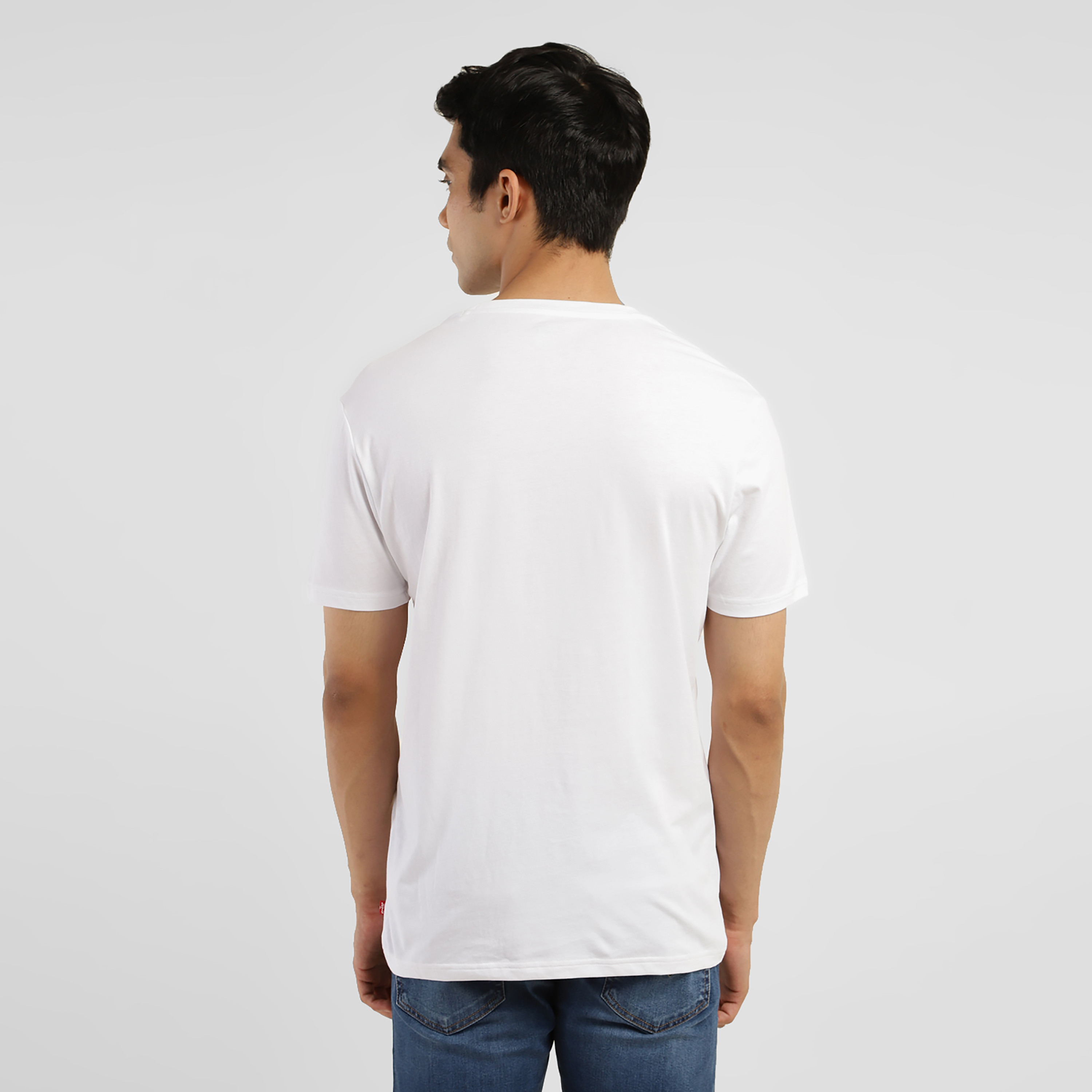 تيشيرت ليفايز بأكمام قصيرة وياقة دائرية مع شعار-men-clothing-tshirtsandpolos-tshirts-image-4