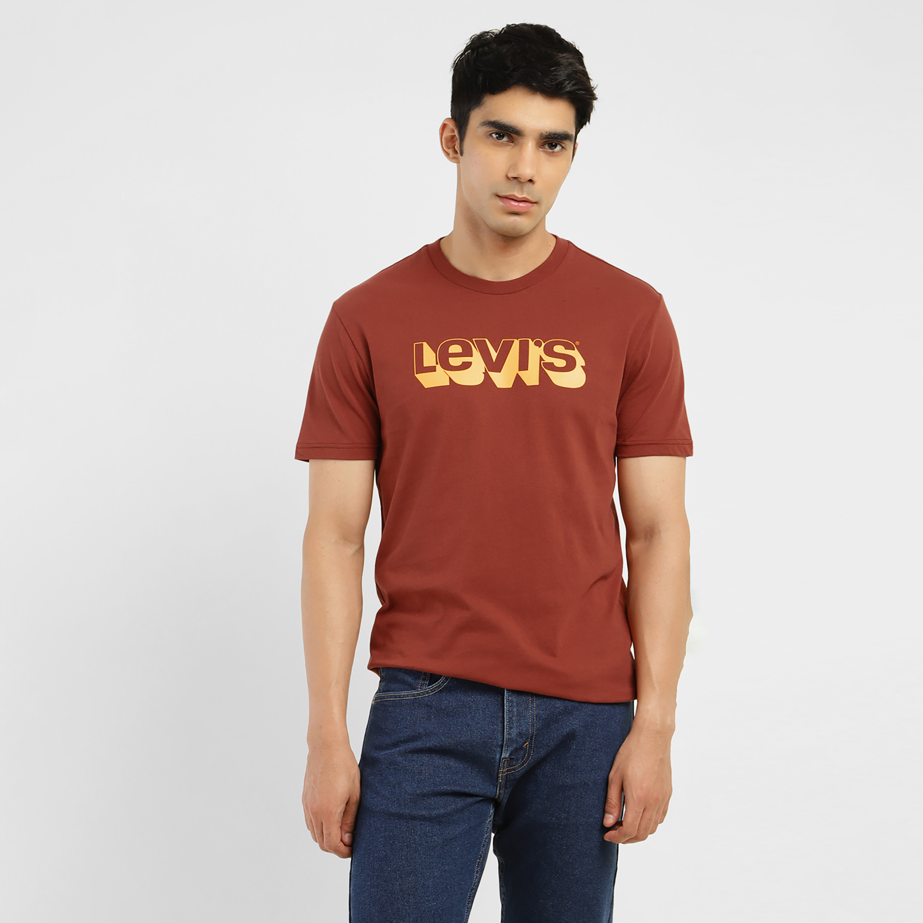 تيشيرت ليفايز بأكمام قصيرة وياقة دائرية مع مطبوع-men-clothing-tshirtsandpolos-tshirts-image-1