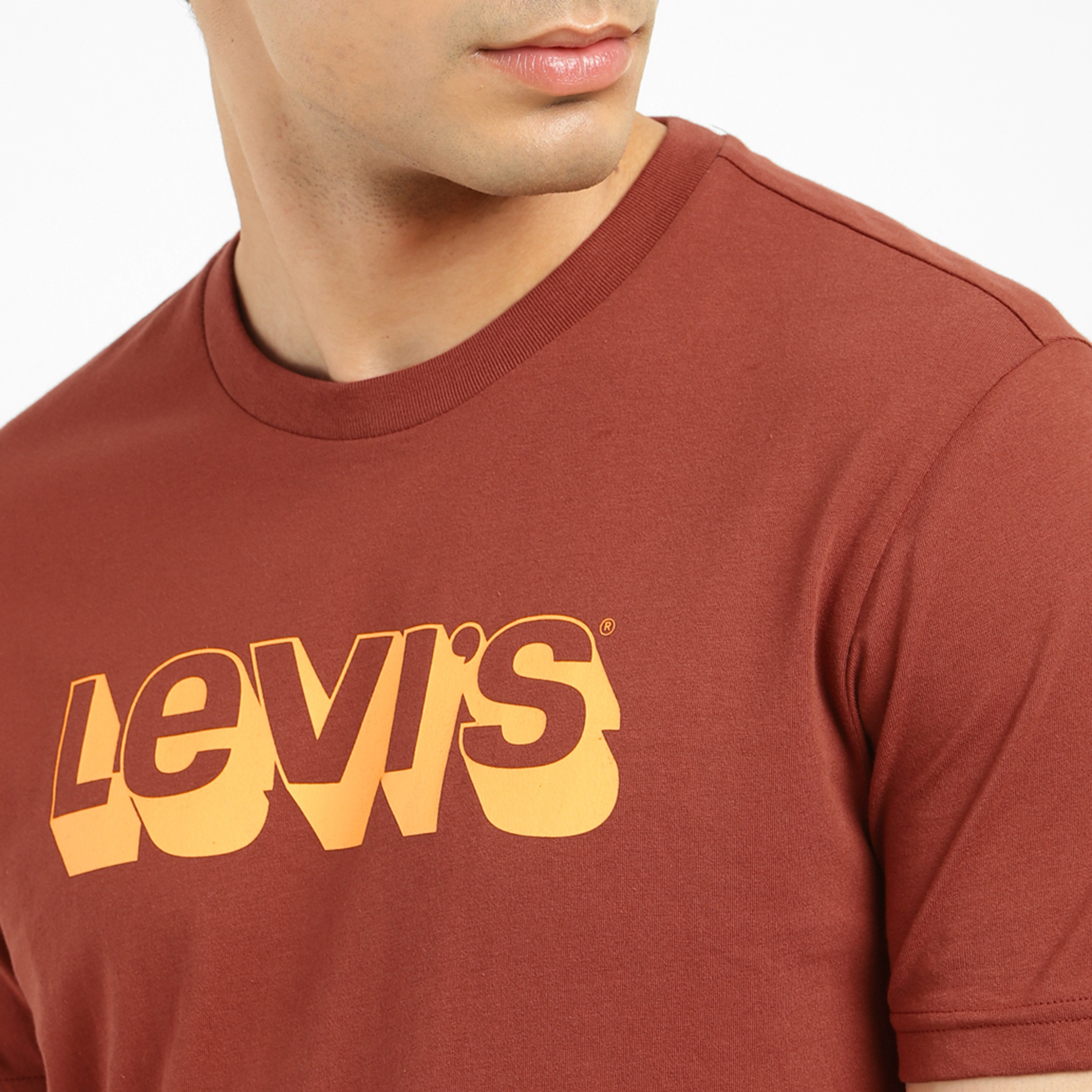 تيشيرت ليفايز بأكمام قصيرة وياقة دائرية مع مطبوع-men-clothing-tshirtsandpolos-tshirts-image-3