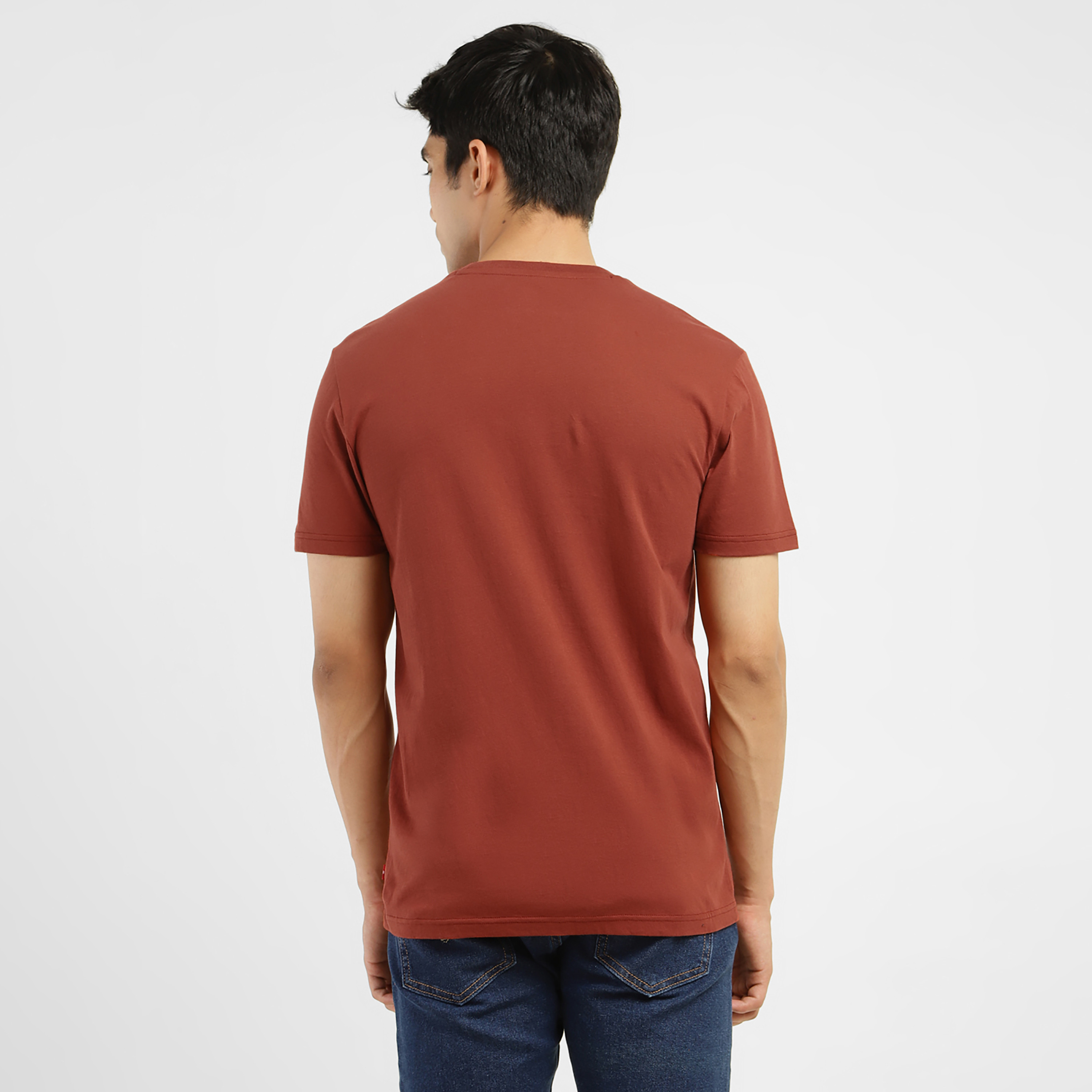 تيشيرت ليفايز بأكمام قصيرة وياقة دائرية مع مطبوع-men-clothing-tshirtsandpolos-tshirts-image-4
