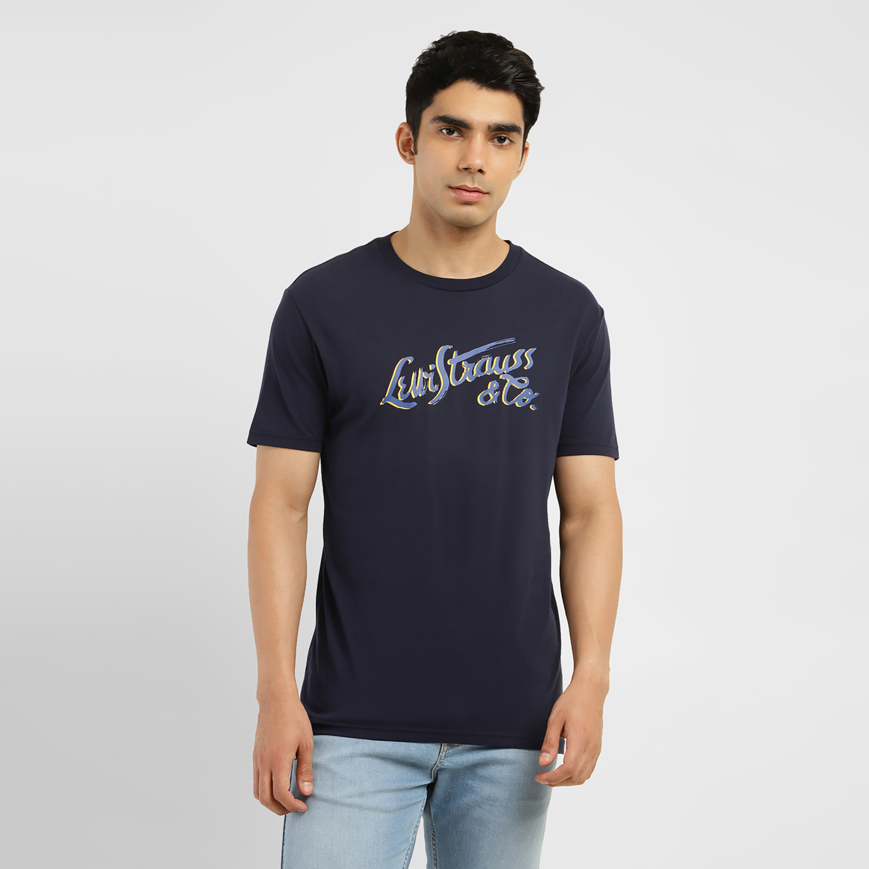تيشيرت ليفايز بأكمام قصيرة وياقة دائرية مع مطبوع-men-clothing-tshirtsandpolos-tshirts-image-1