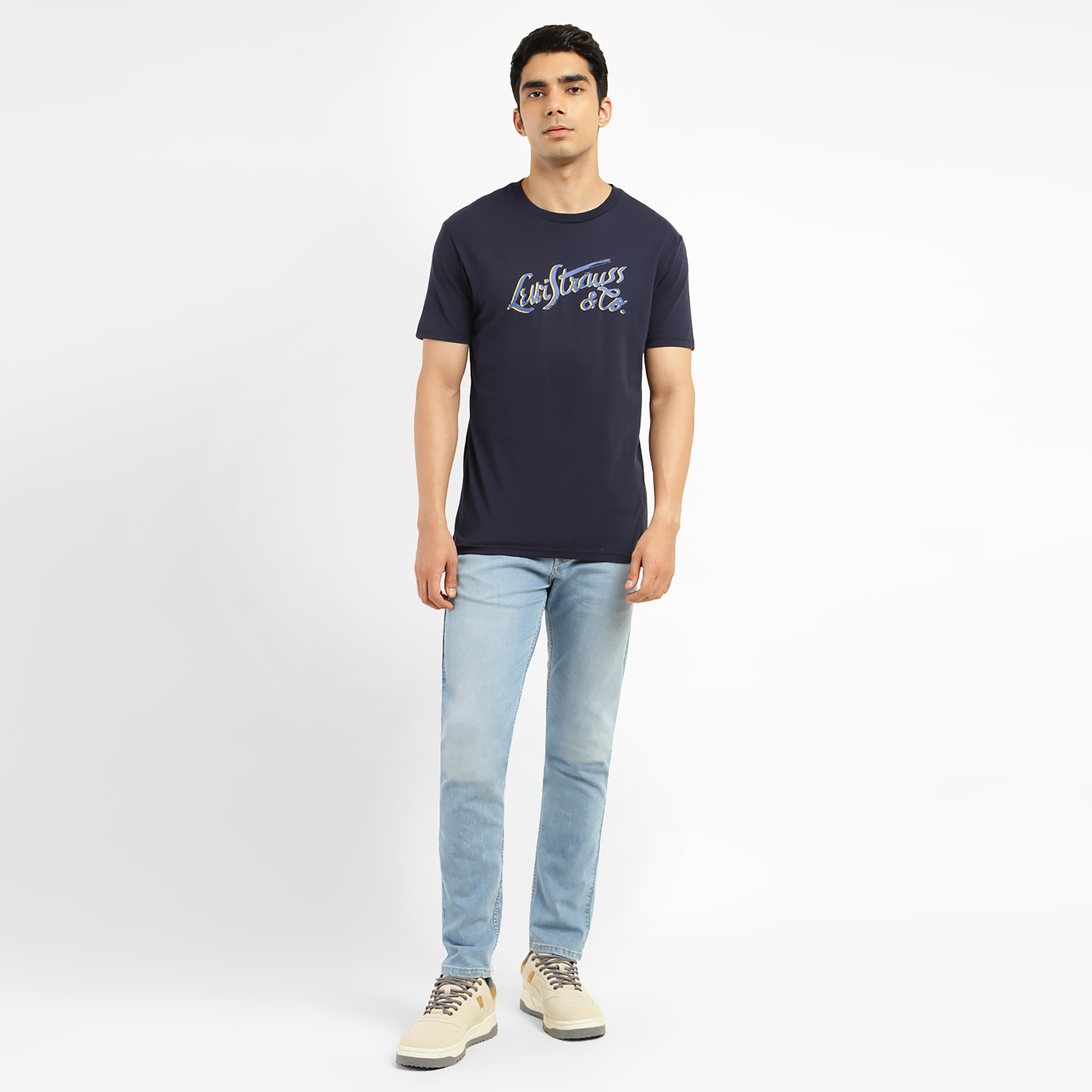 تيشيرت ليفايز بأكمام قصيرة وياقة دائرية مع مطبوع-men-clothing-tshirtsandpolos-tshirts-image-2