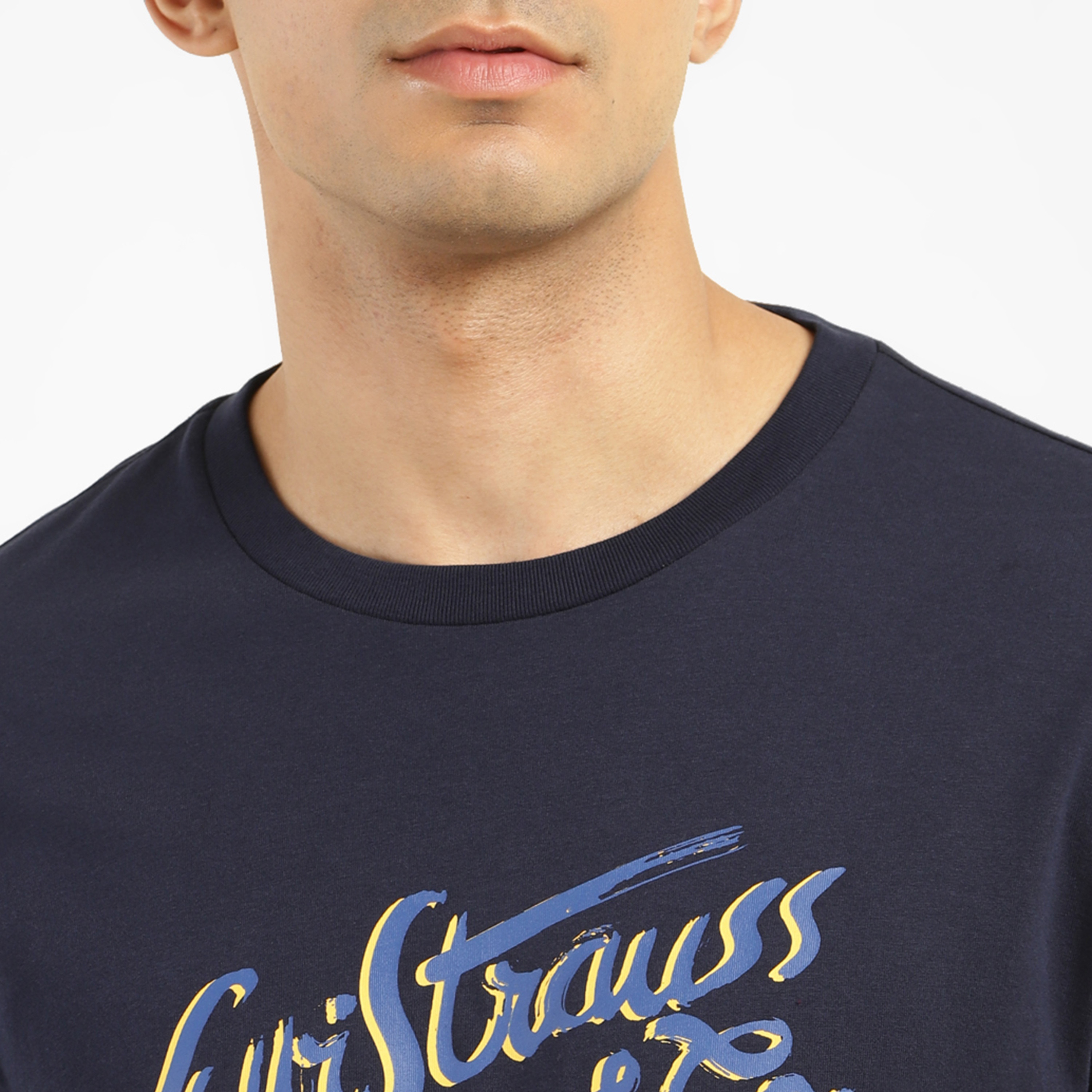 تيشيرت ليفايز بأكمام قصيرة وياقة دائرية مع مطبوع-men-clothing-tshirtsandpolos-tshirts-image-3
