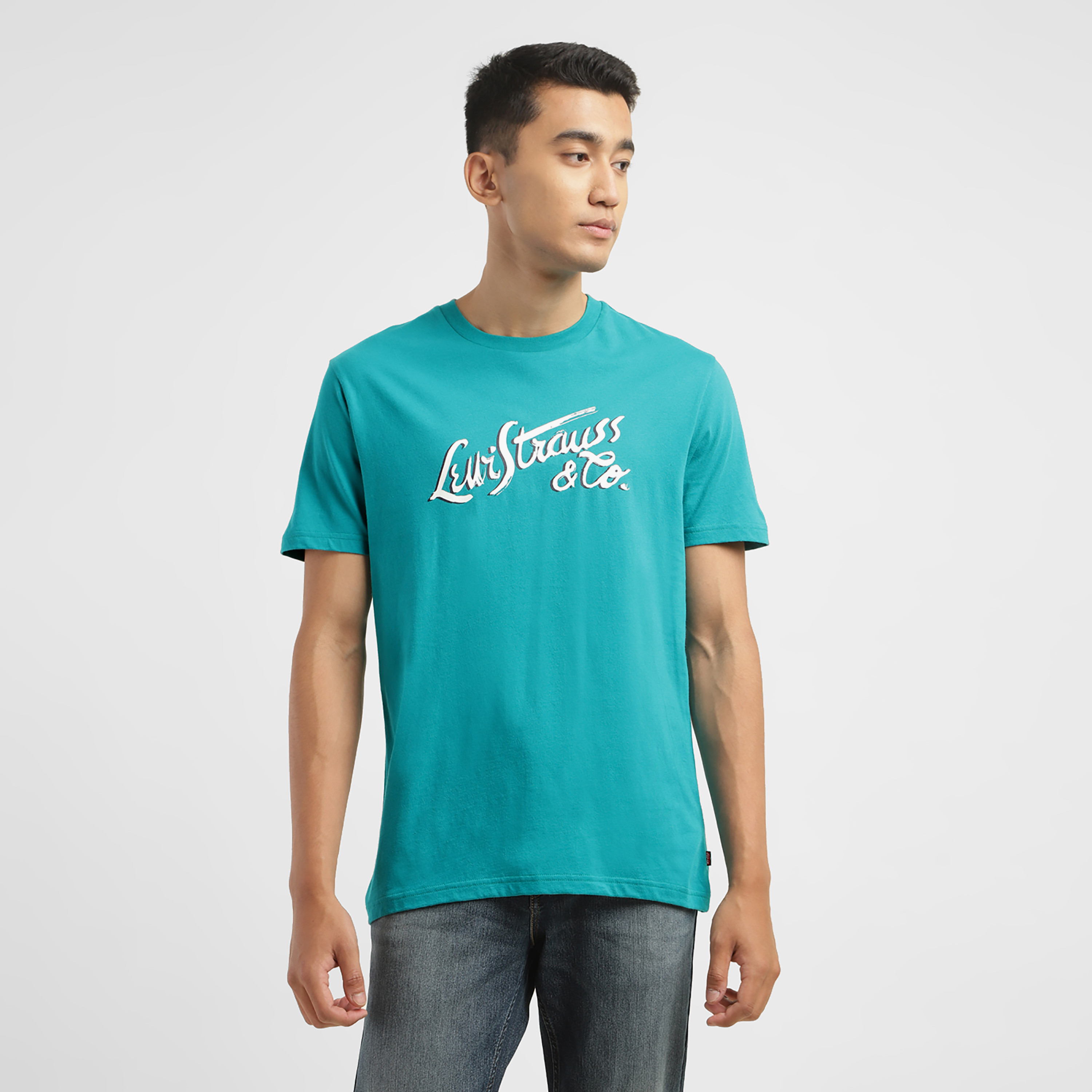 تيشيرت ليفايز بأكمام قصيرة وياقة دائرية مع مطبوع-men-clothing-tshirtsandpolos-tshirts-image-1