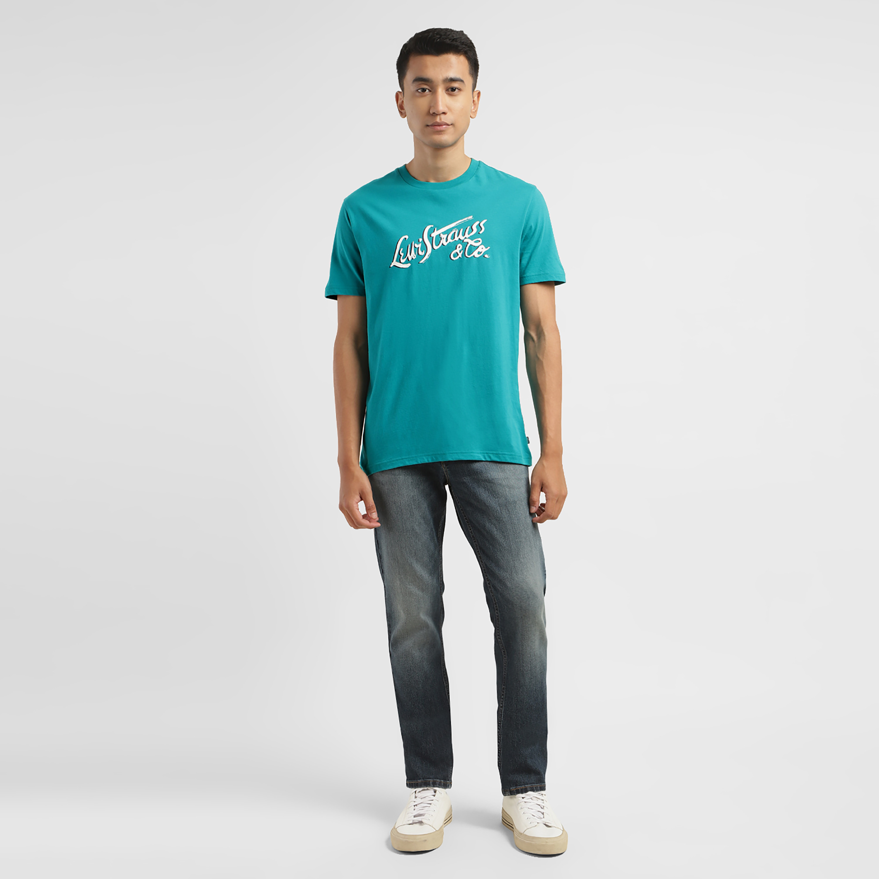 تيشيرت ليفايز بأكمام قصيرة وياقة دائرية مع مطبوع-men-clothing-tshirtsandpolos-tshirts-image-2
