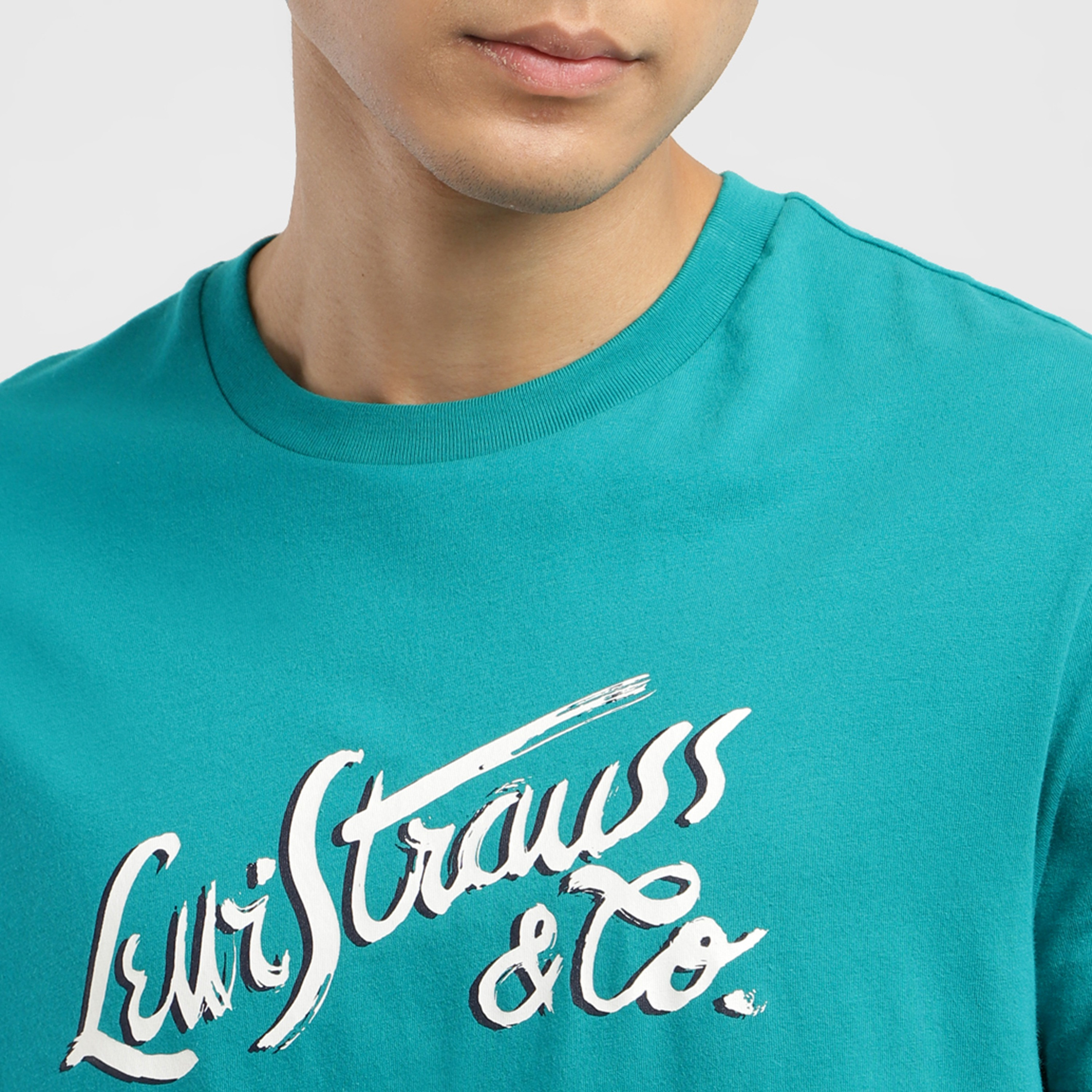 تيشيرت ليفايز بأكمام قصيرة وياقة دائرية مع مطبوع-men-clothing-tshirtsandpolos-tshirts-image-3