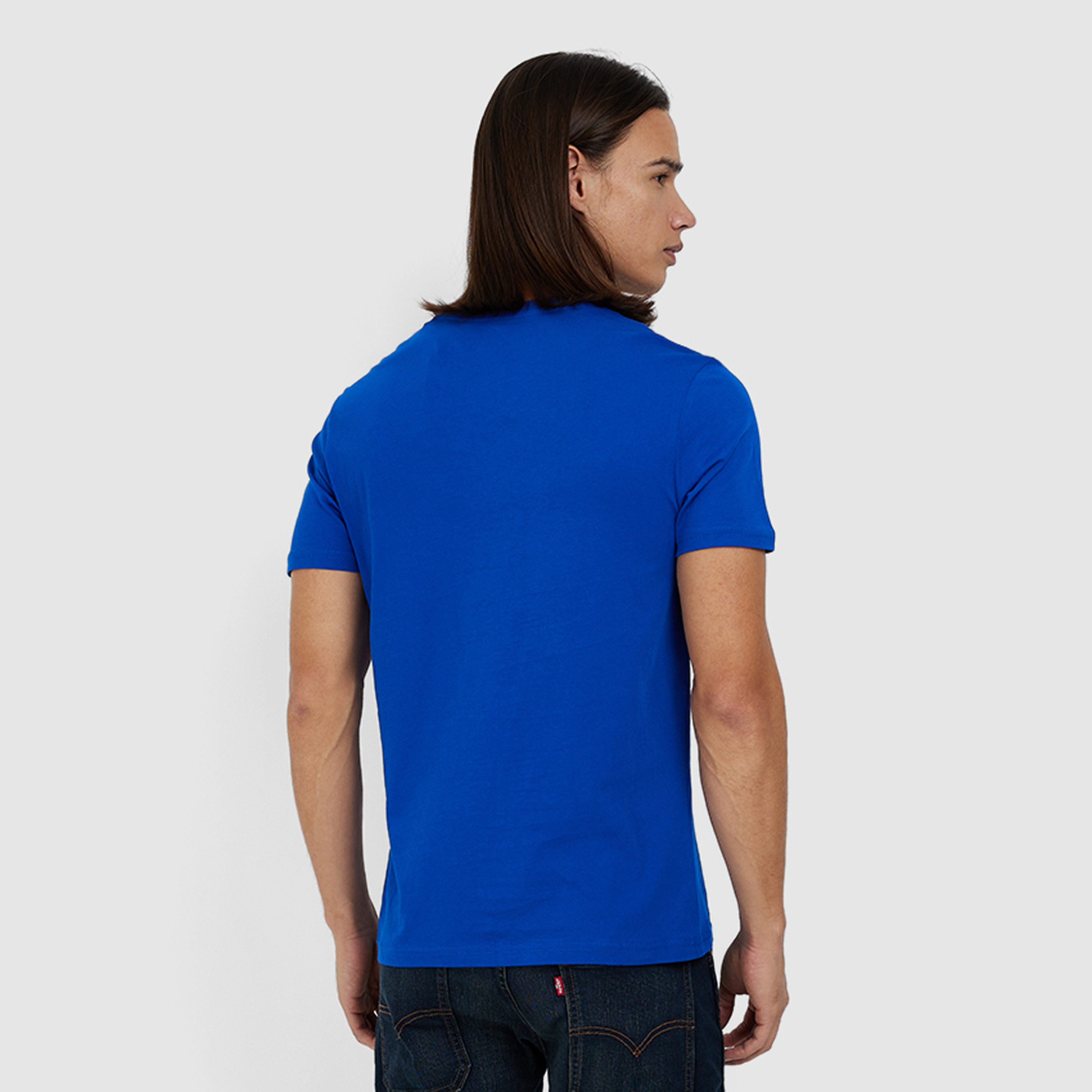 تي شيرت بأكمام قصيرة ورقبة دائرية مطبوعة بشعار ليفايز-men-clothing-tshirtsandpolos-tshirts-image-4
