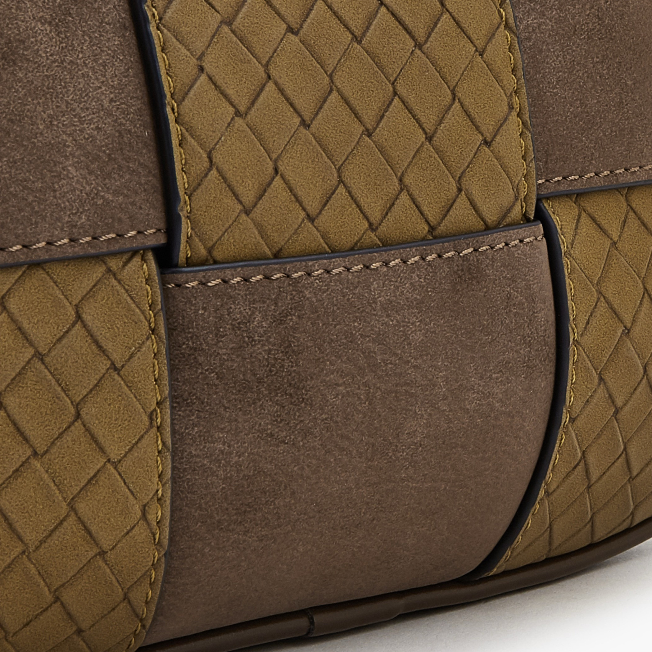 شنطة كروس بودي بألواح وسحاب إغلاق من لو كونفورت-women-bagsandwallets-handbags-image-4
