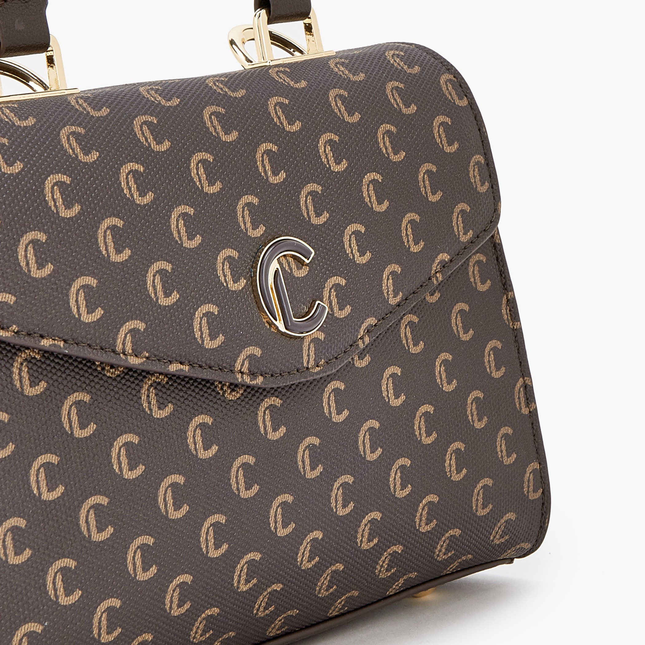 شنطة ساتشيل بمقبض علوي وطبعات مونوجرام من لو كونفورت-women-bagsandwallets-handbags-image-4