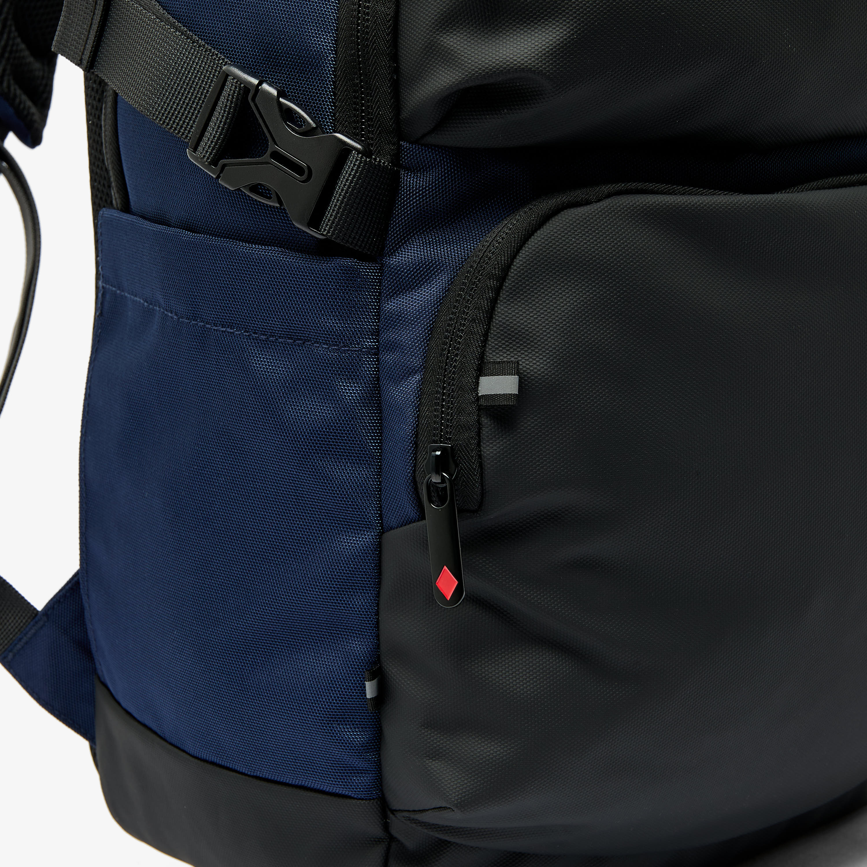 شنطة ظهر مدرسية بأحزمة كتف مبطنة للأولاد بعمر 13 سنة فأكثر من لي كوبر-boys-accessories-bagsandbackpacks-image-4