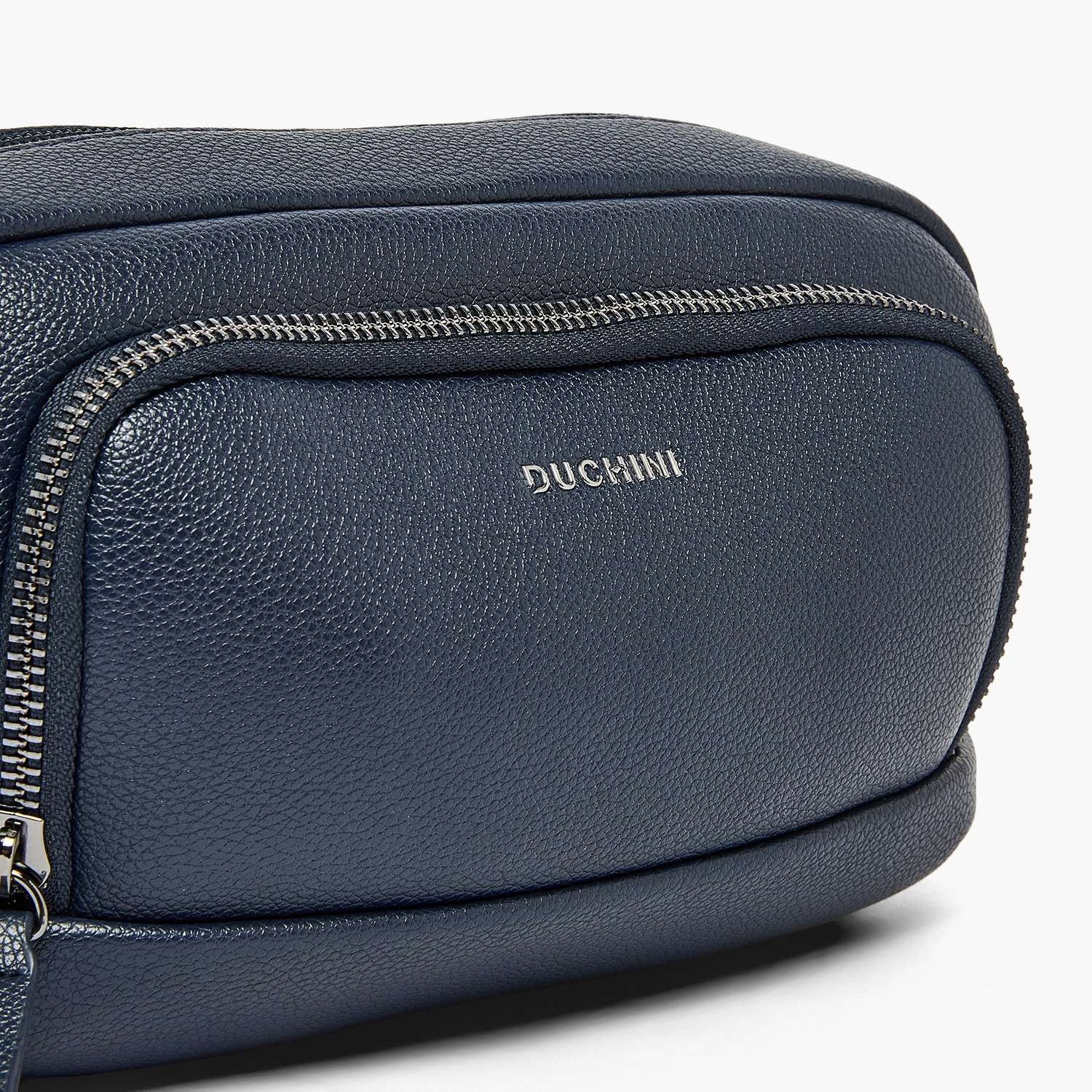 شنطة صغيرة بارزو الملمس بمقبض من دوتشيني-travel-accessories-image-4