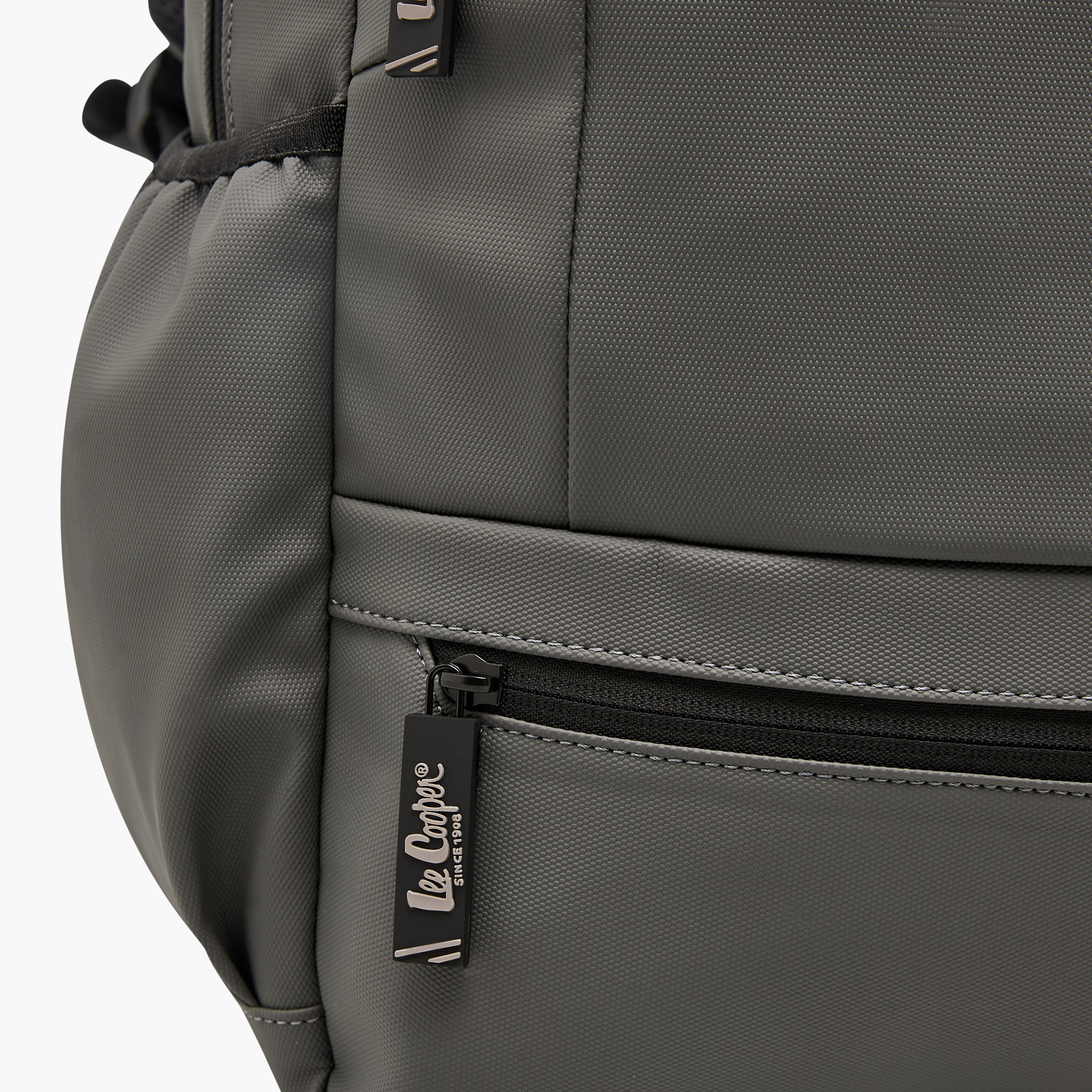 شنطة ظهر بأحزمة كتف مبطنة للرجال من لي كوبر-men-bags-image-4