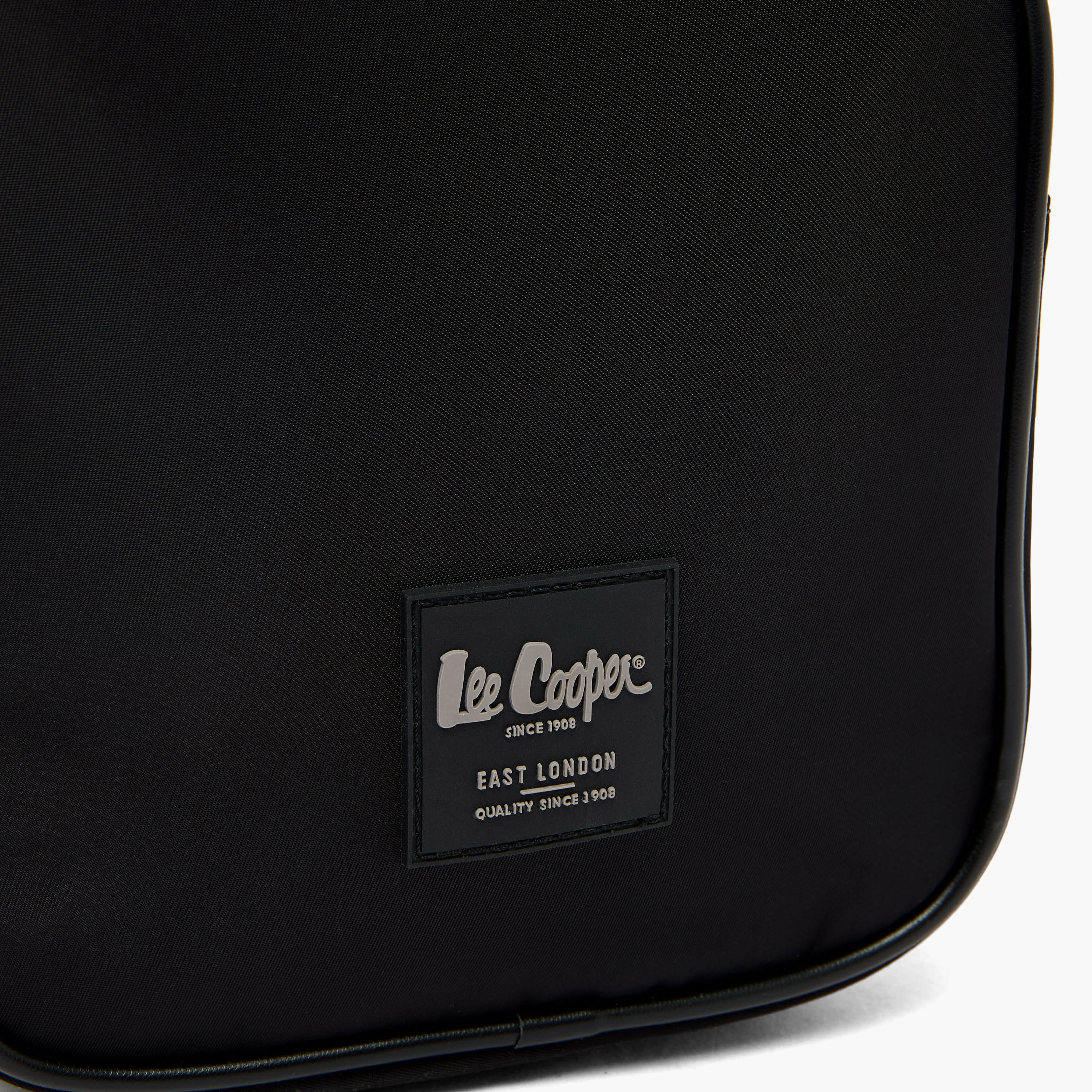 شنطة كروس بودي بحزام قابل للتعديل للرجال من لي كوبر-travel-accessories-image-5