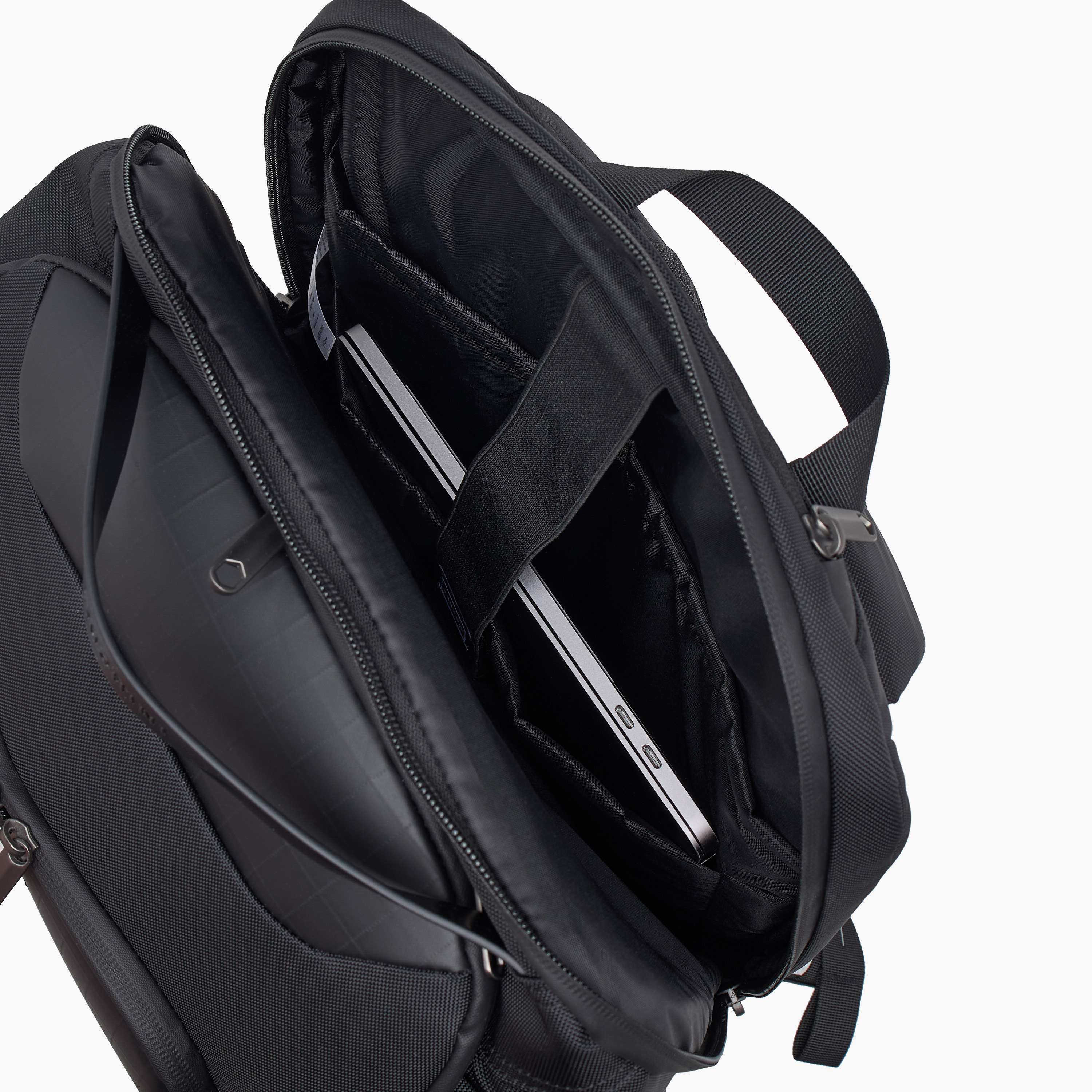 شنطة ظهر بارزة الملمس للرجال من دوتشيني-travel-accessories-image-7
