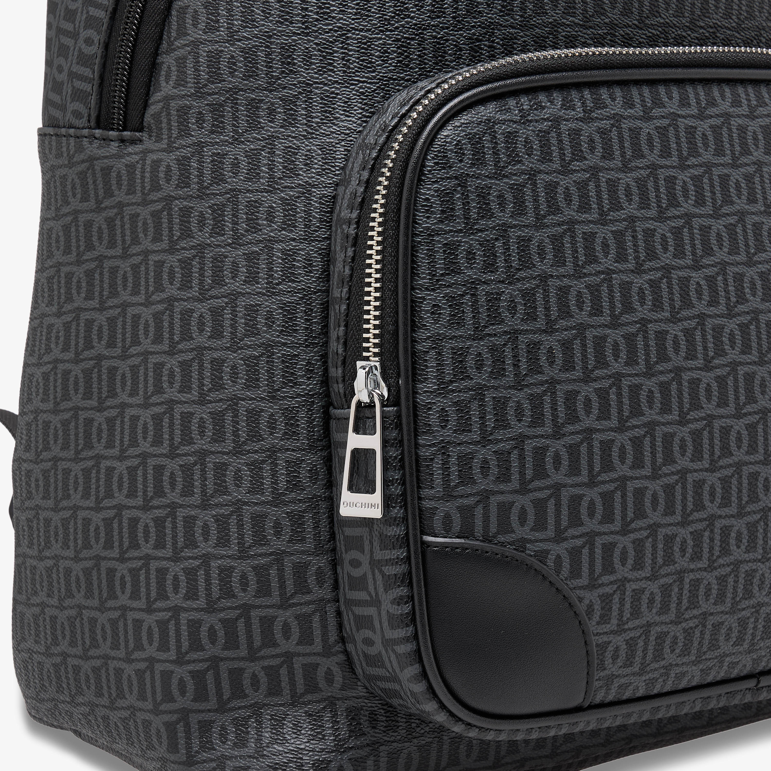 شنطة ظهر بطبعات مونوجرام وحمالات مبطنة للرجال من دوتشيني-men-bags-image-5