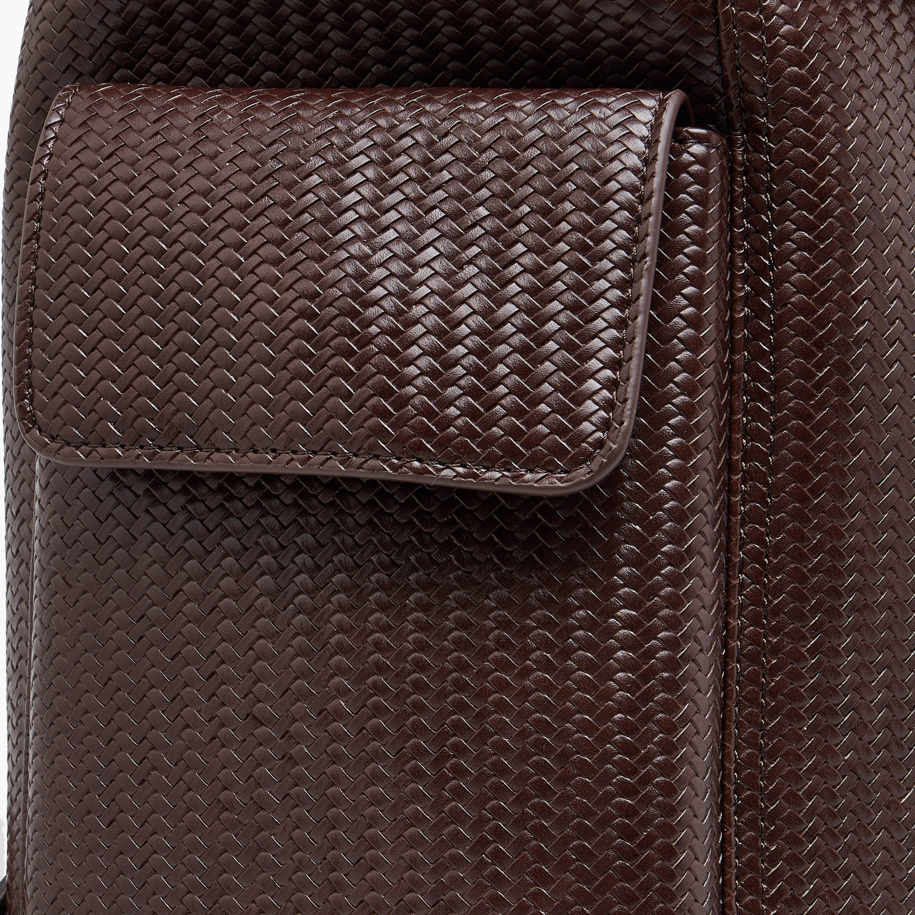 شنطة ظهر بارزة الملمس برباط إغلاق شيفرون للرجال من دوتشيني-men-bags-image-5