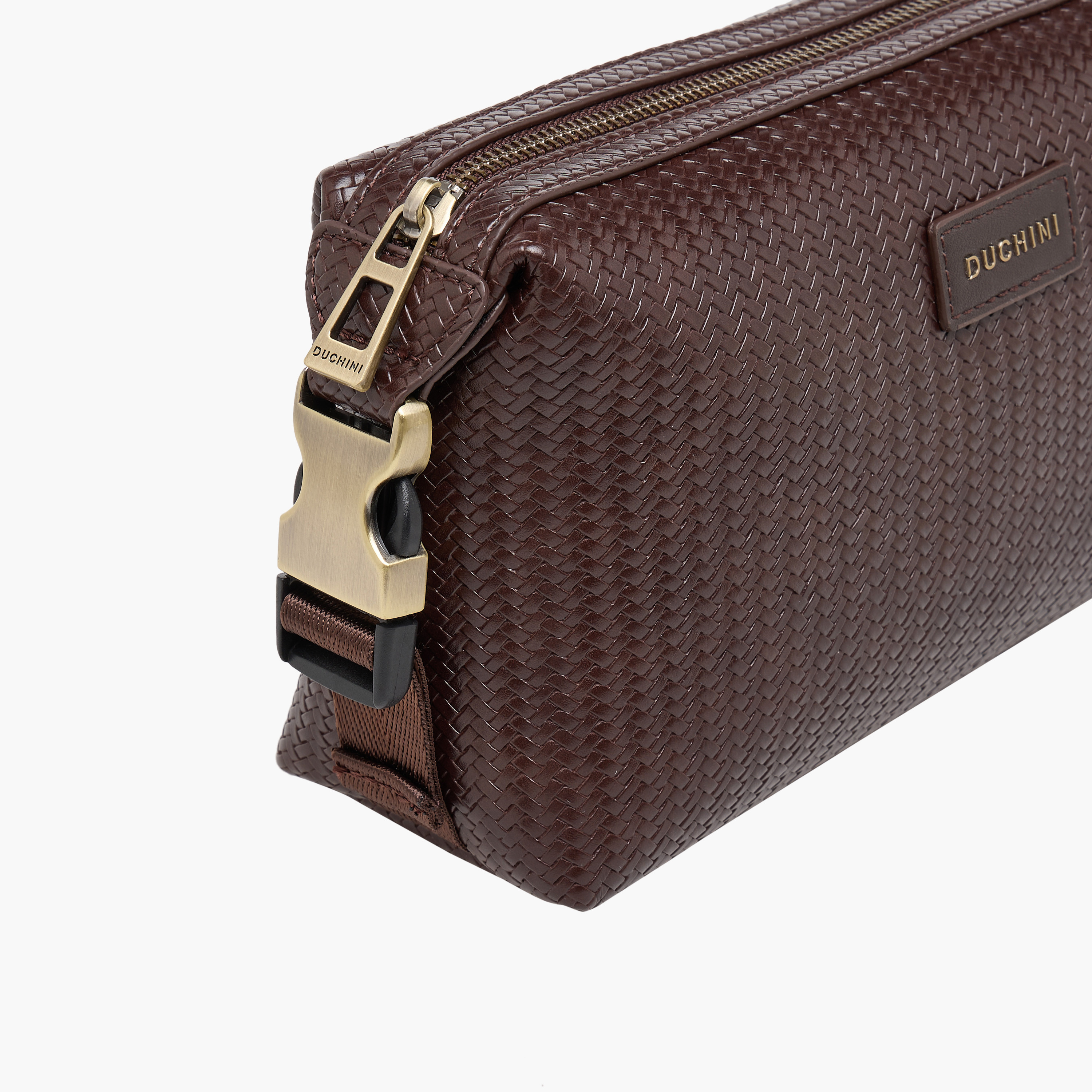 شنطة صغيرة شيفرون بارزة الملمس وحزام بإبزيم للرجال من دوتشيني-travel-accessories-image-3