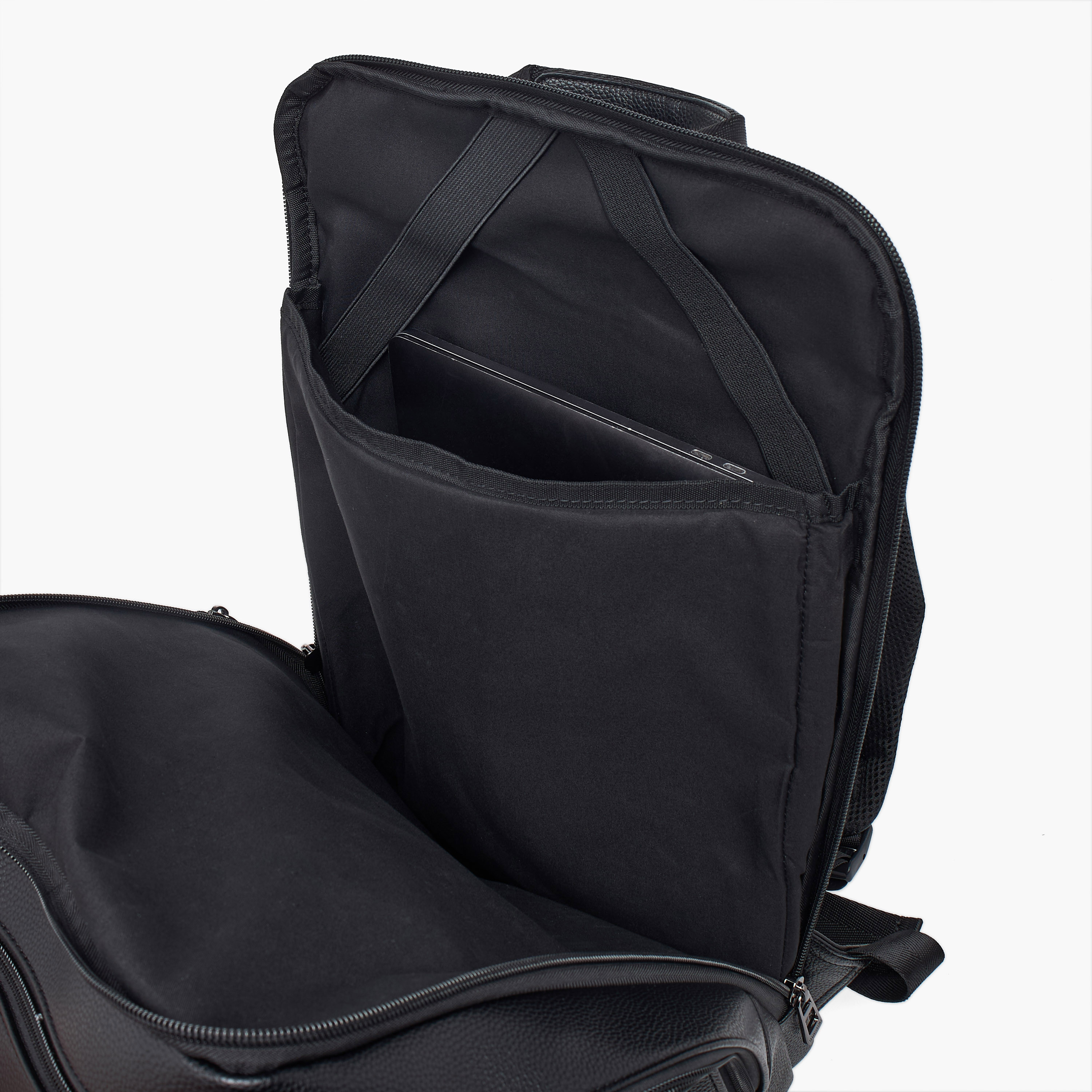 شنطة ظهر بارزة الملمس للرجال من دوتشيني-men-bags-image-7
