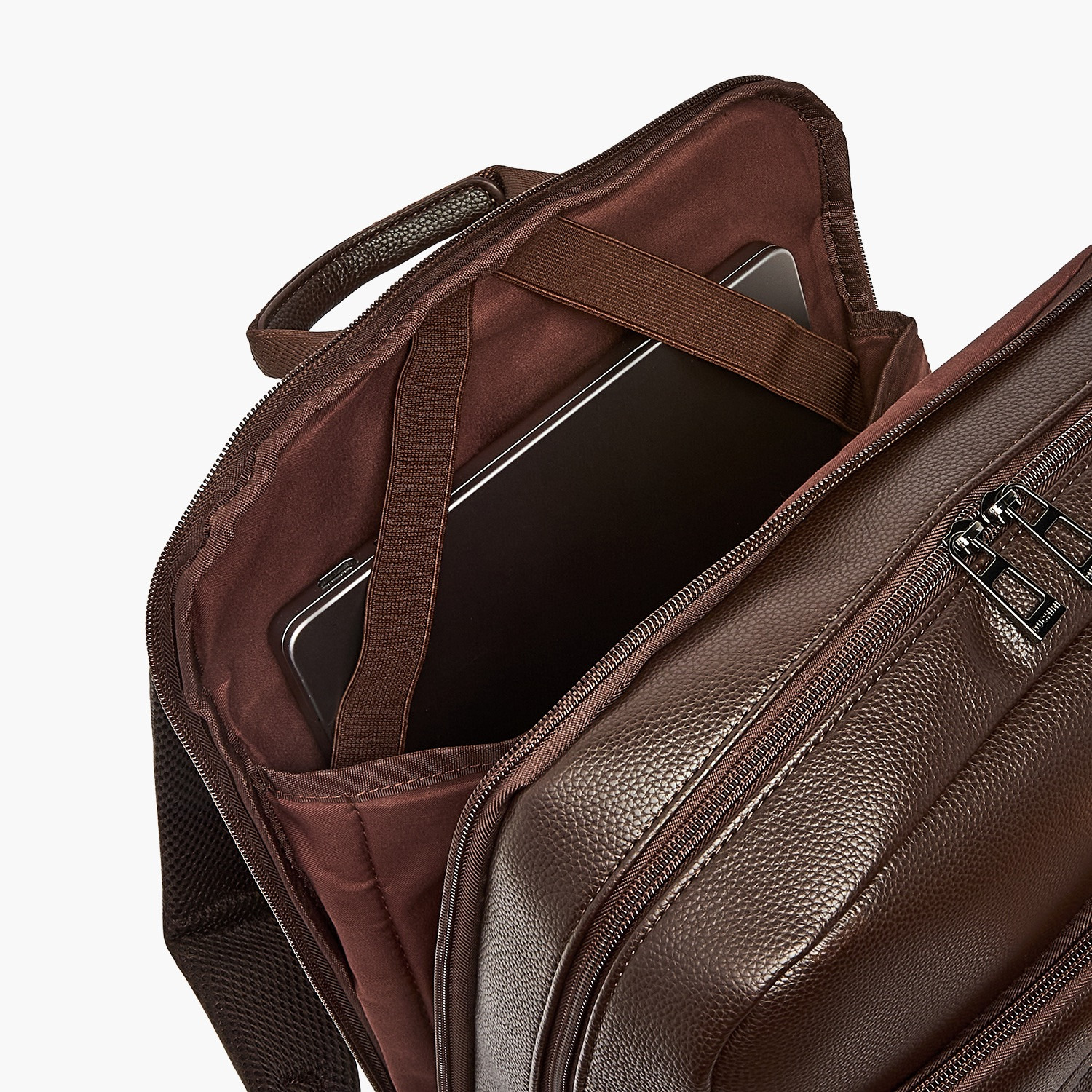شنطة ظهر بارزة الملمس للرجال من دوتشيني-men-bags-image-7