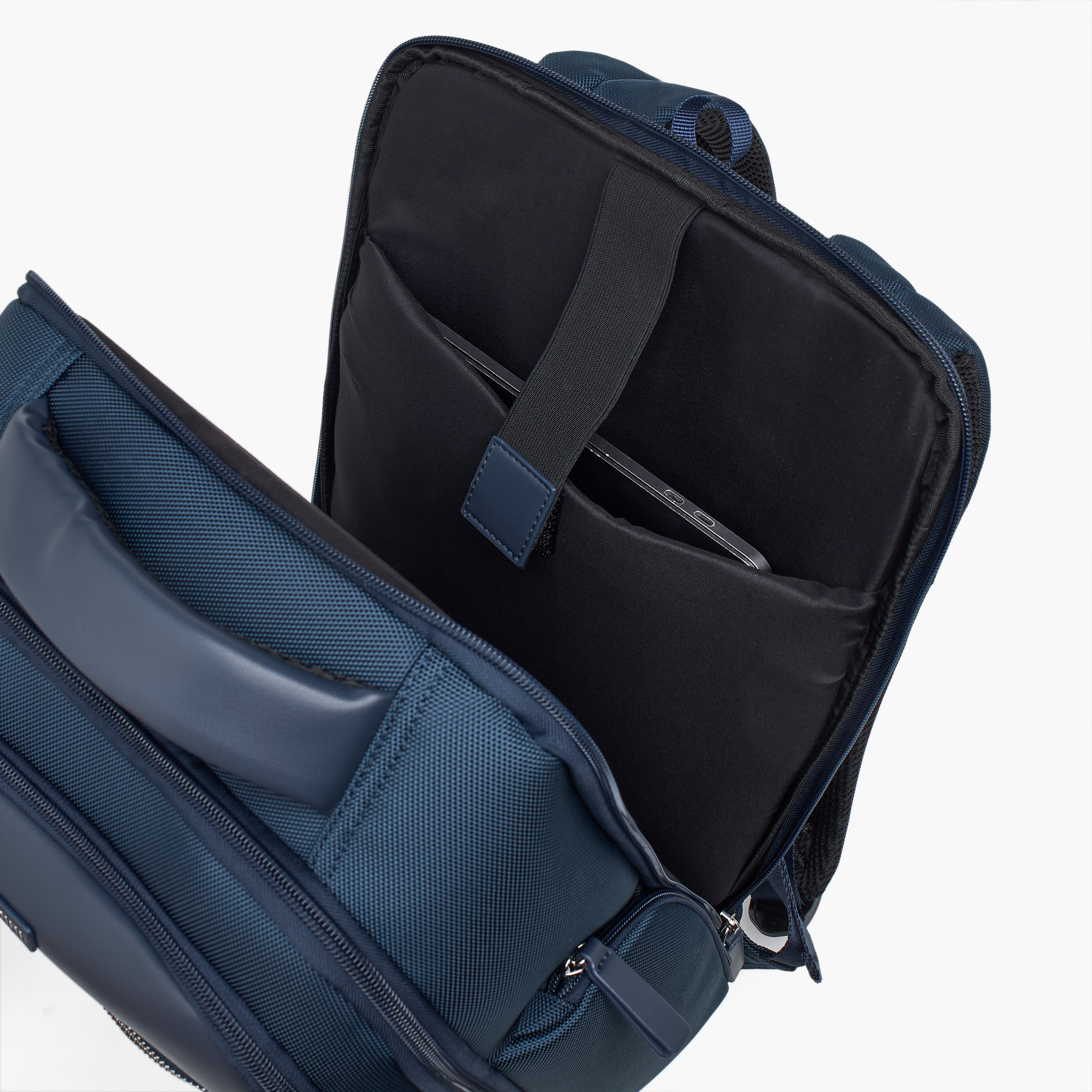 شنطة ظهر بارزة الملمس للرجال من دوتشيني-men-bags-image-3