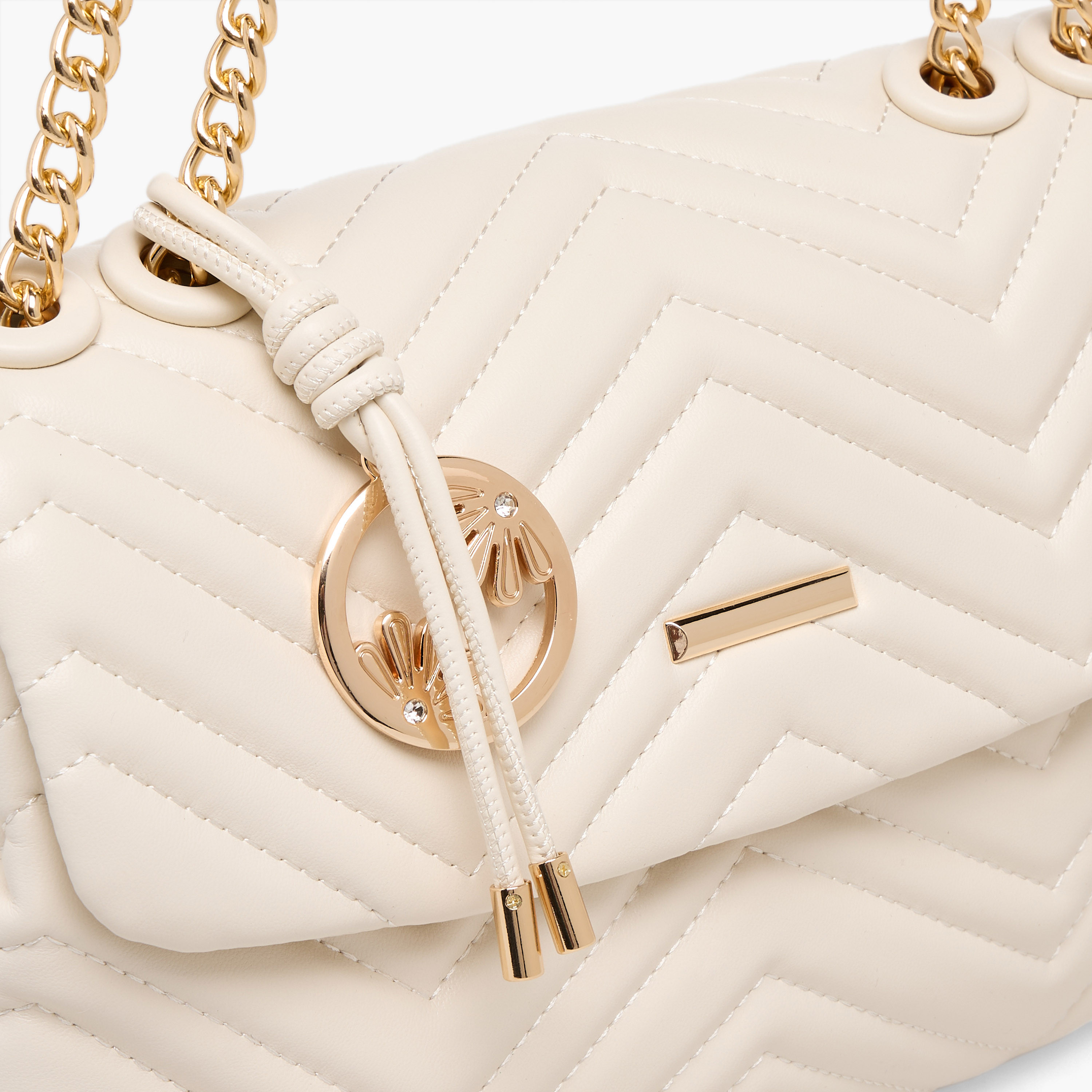 شنطة ساتشيل شيفرون مبطنة بحزام سلسلة من ساشا-women-bagsandwallets-handbags-image-4