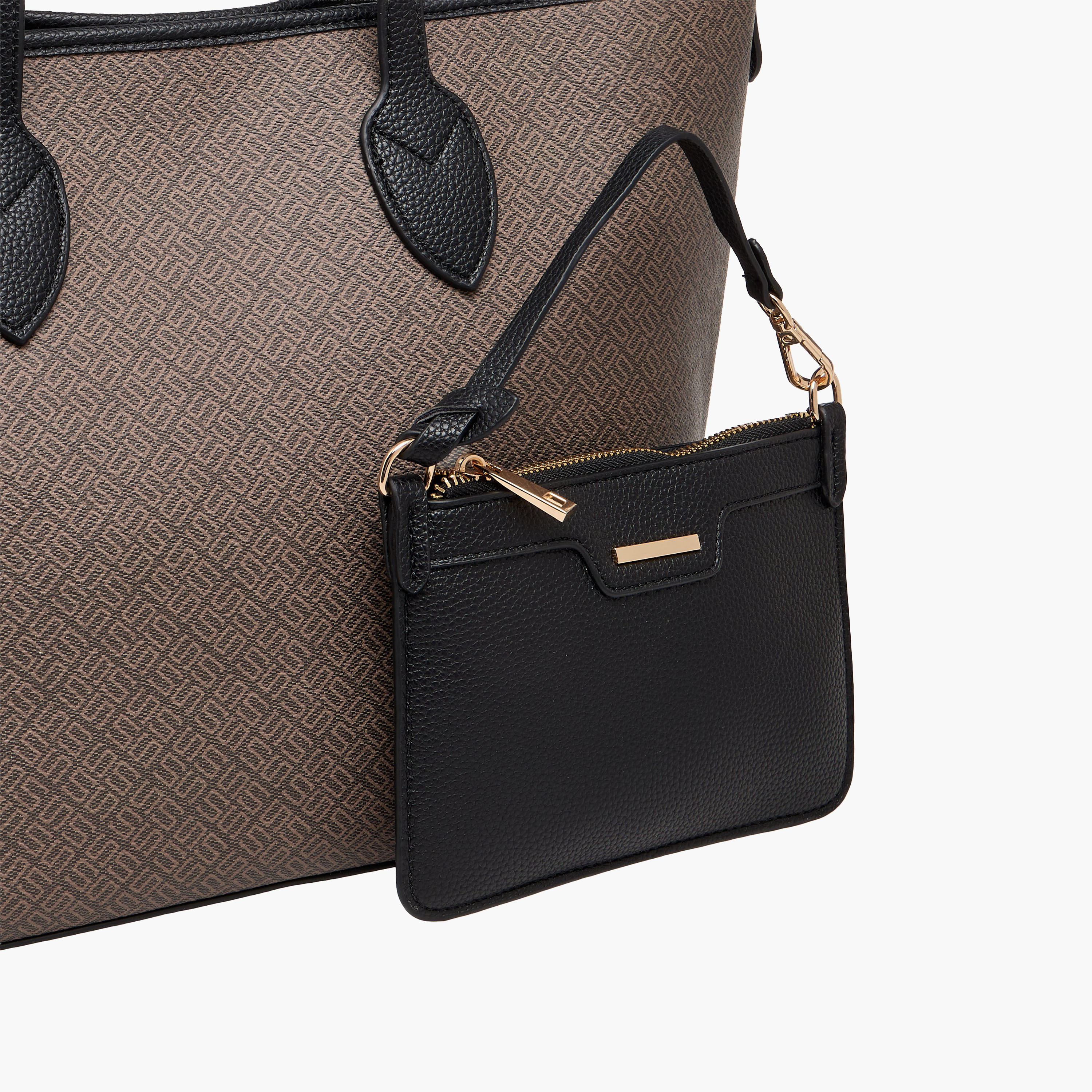 شنطة توتي بطبعات مونوجرام مع محفظة من ساشا-women-bagsandwallets-handbags-image-5