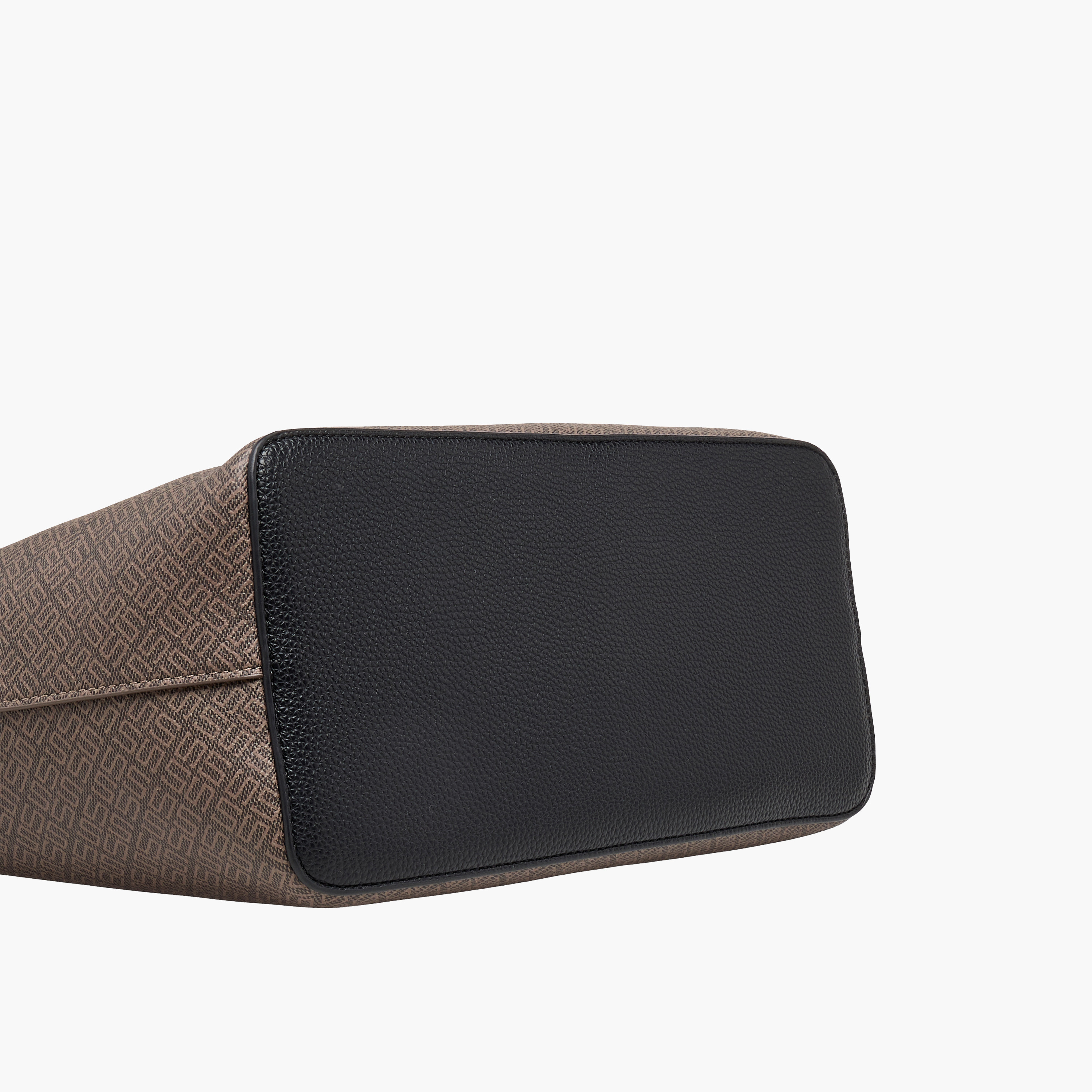 شنطة توتي بطبعات مونوجرام مع محفظة من ساشا-women-bagsandwallets-handbags-image-8