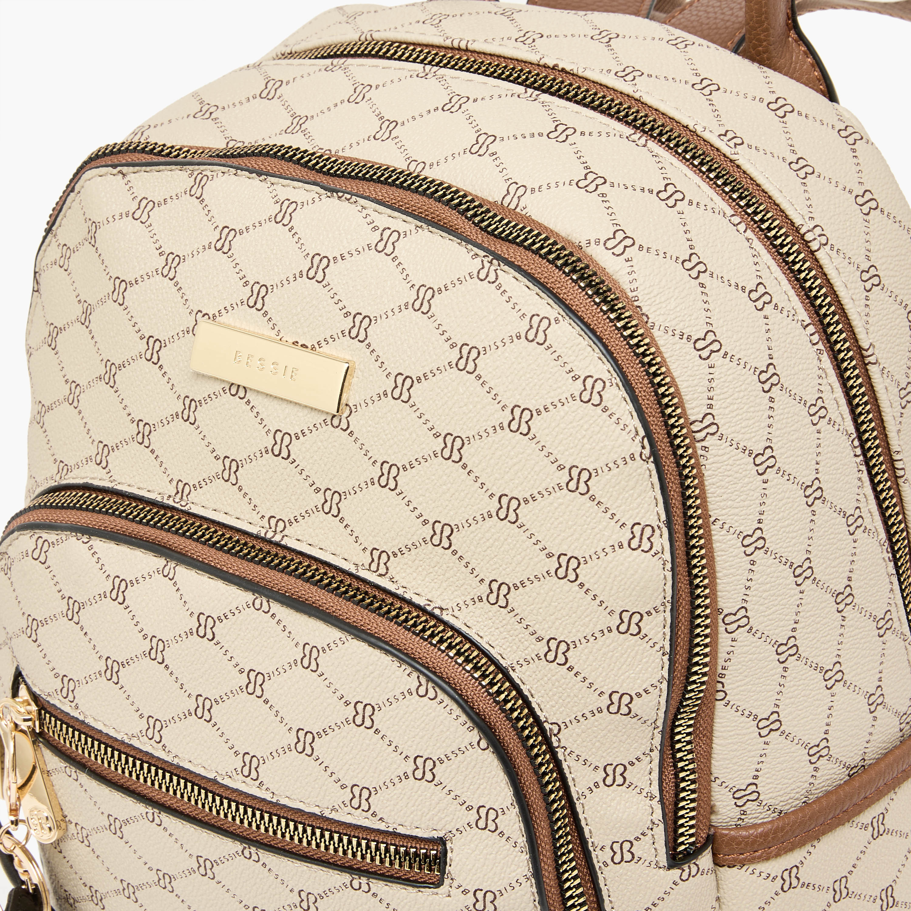 شنطة ظهر بطبعات مونوجرام وحمالات قابلة للتعديل من بيسي لندن-women-bagsandwallets-backpacks-image-5