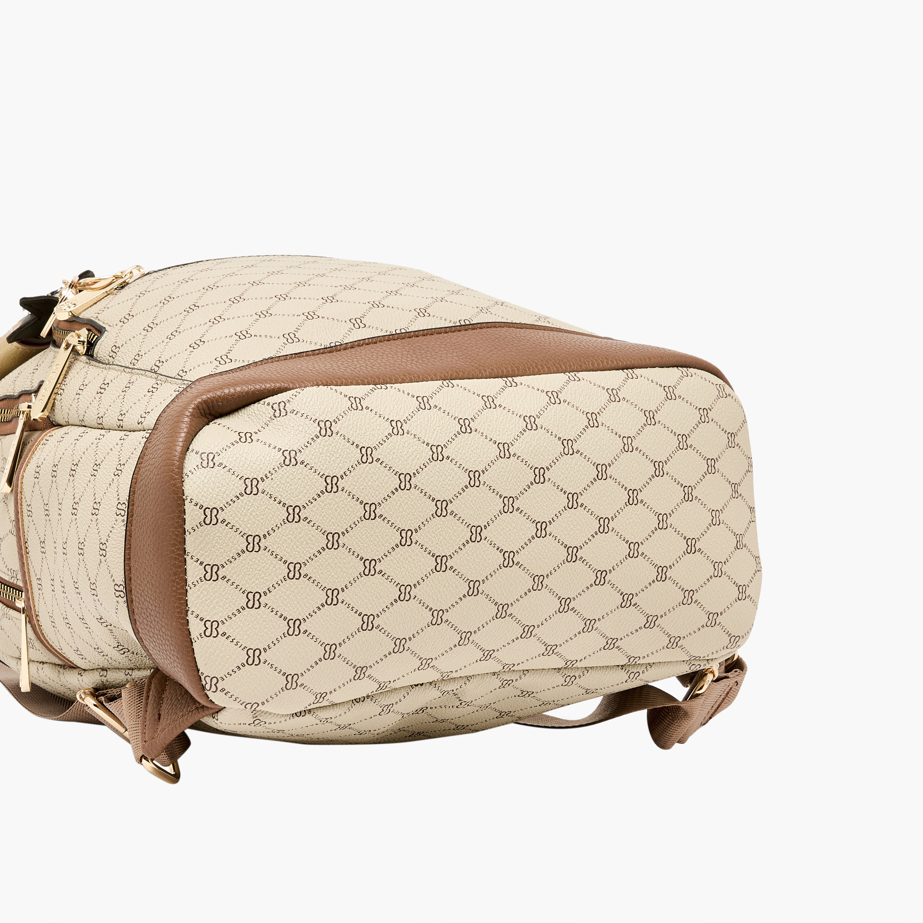 شنطة ظهر بطبعات مونوجرام وحمالات قابلة للتعديل من بيسي لندن-women-bagsandwallets-backpacks-image-6