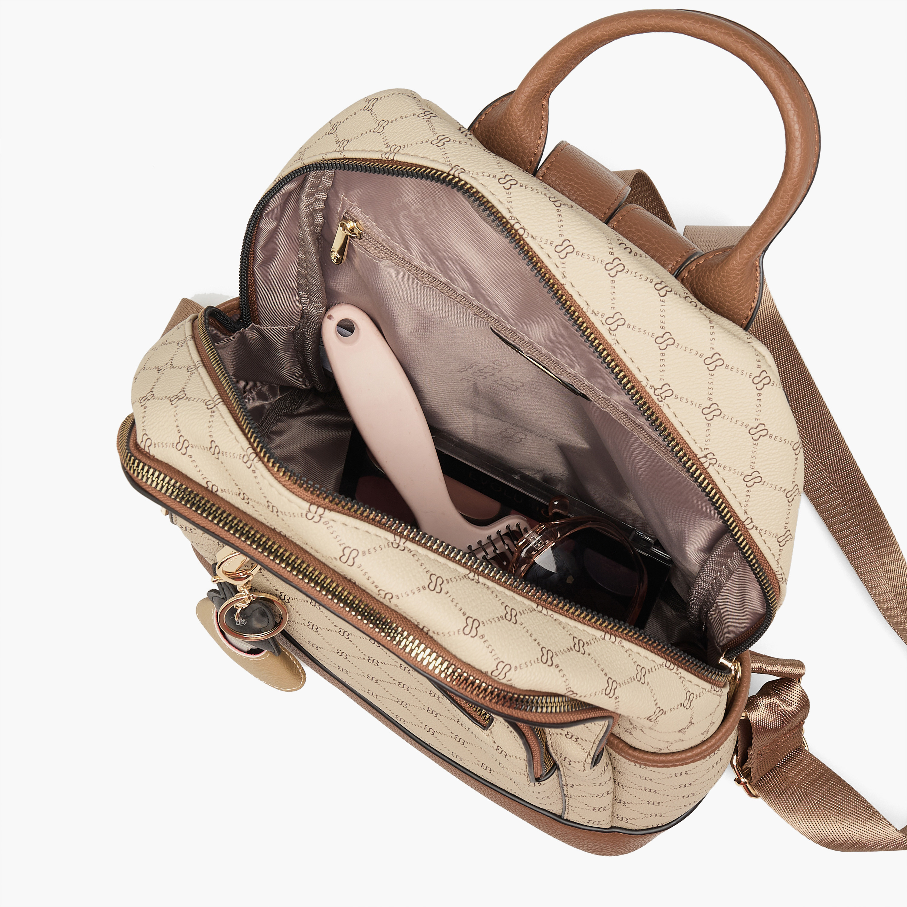 شنطة ظهر بطبعات مونوجرام وحمالات قابلة للتعديل من بيسي لندن-women-bagsandwallets-backpacks-image-15