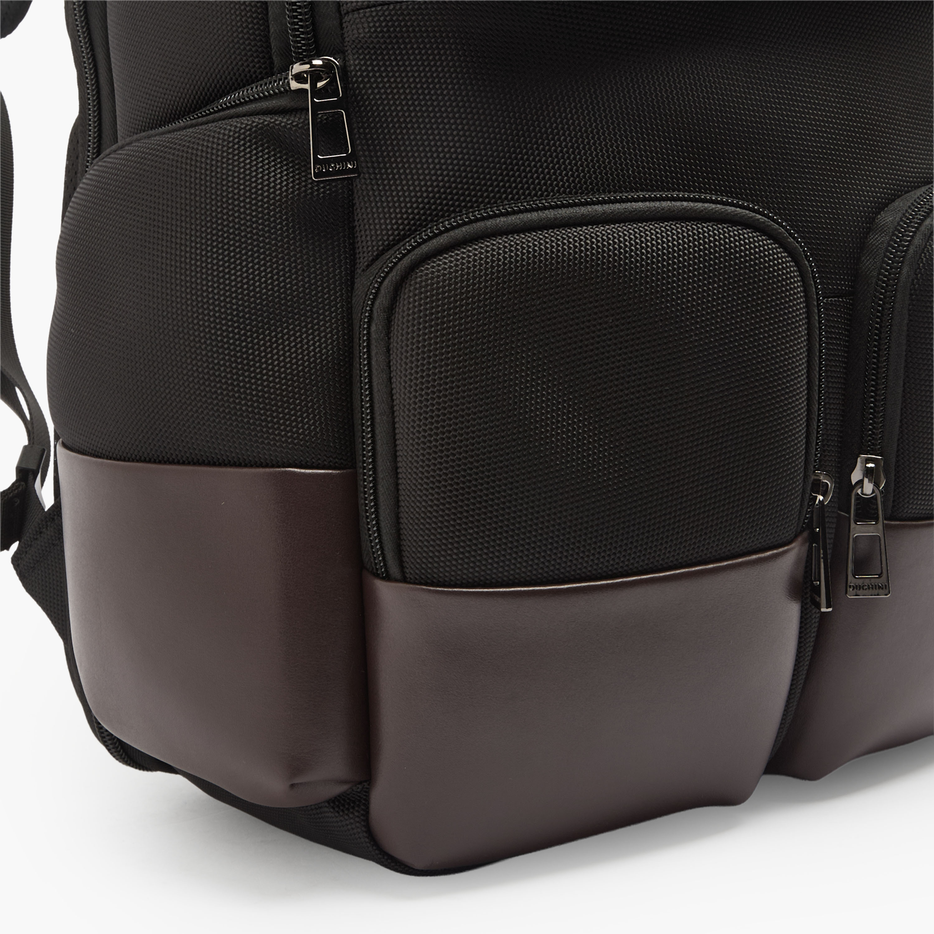 شنطة ظهر بحمالات كتف مبطنة للرجال من دوتشيني-men-bags-image-5