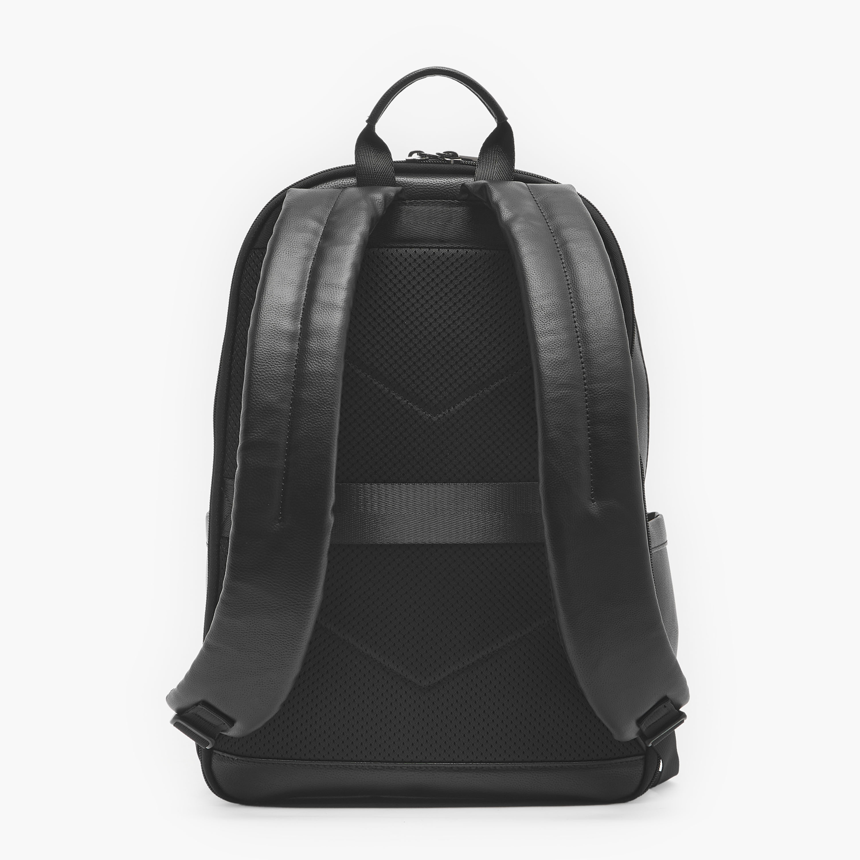 شنطة ظهر للرجال بأحزمة كتف مبطنة من دوتشيني-men-bags-image-3