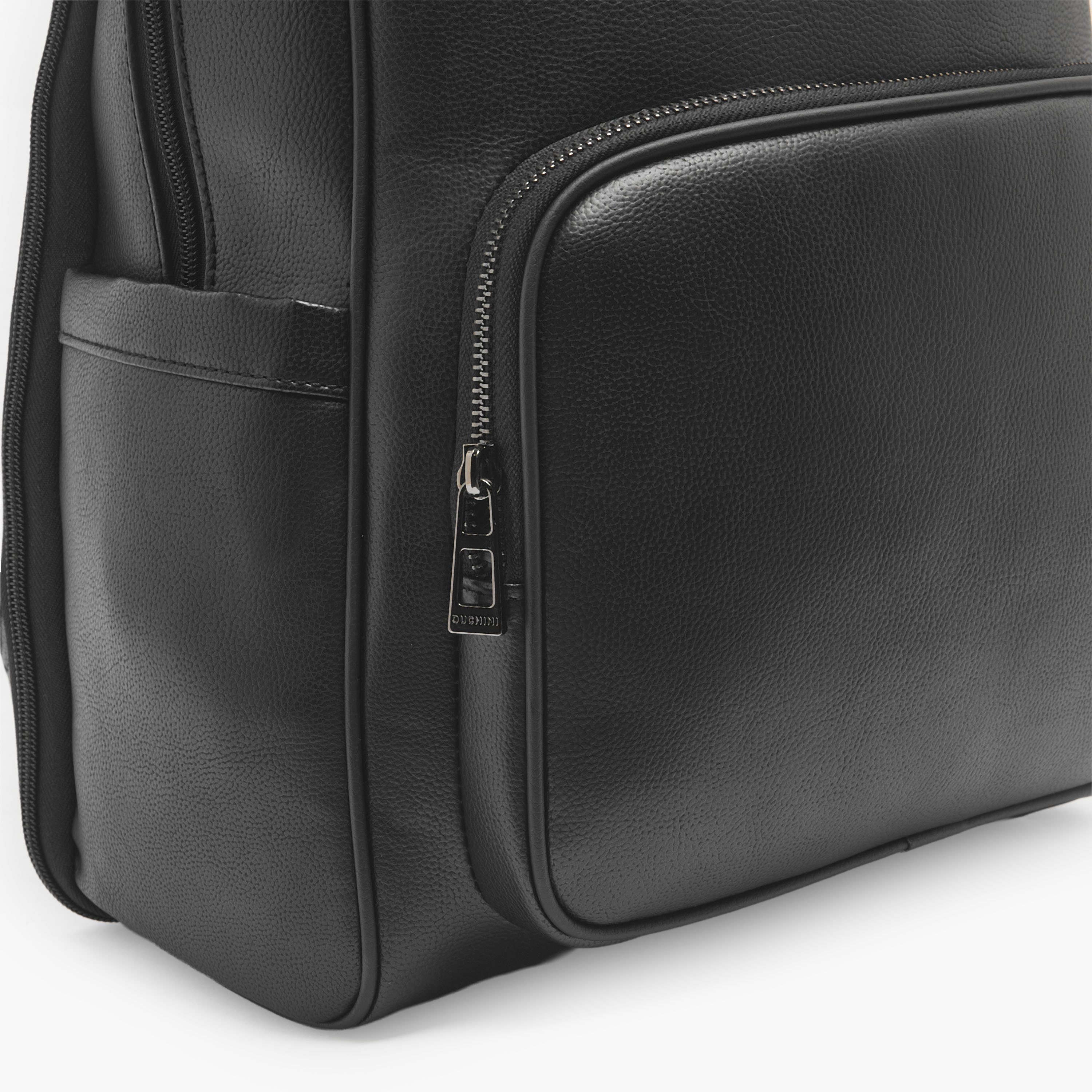 شنطة ظهر للرجال بأحزمة كتف مبطنة من دوتشيني-men-bags-image-5